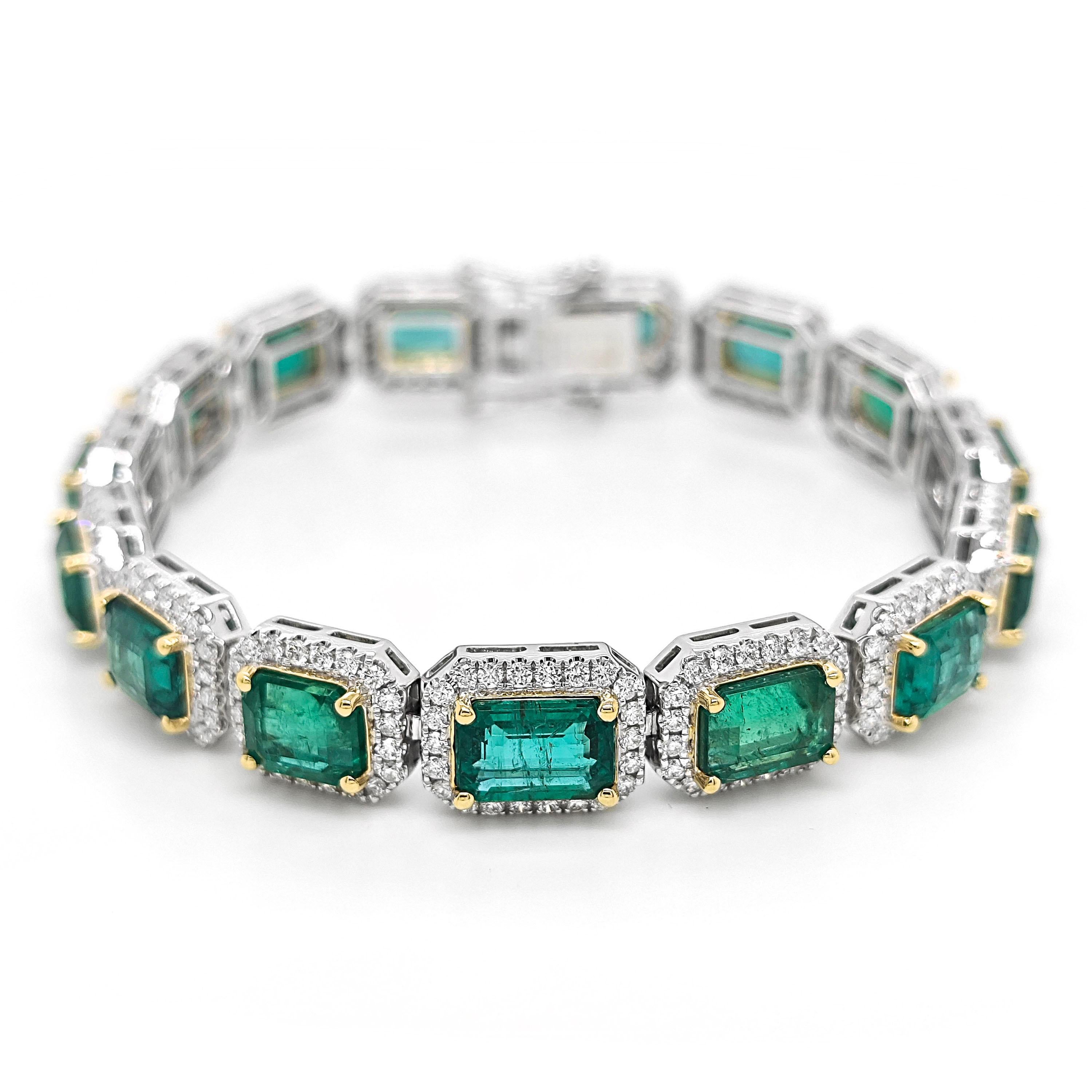 24.84 Carats Emerald and White Diamond White Gold Bracelet In New Condition For Sale In New York, NY