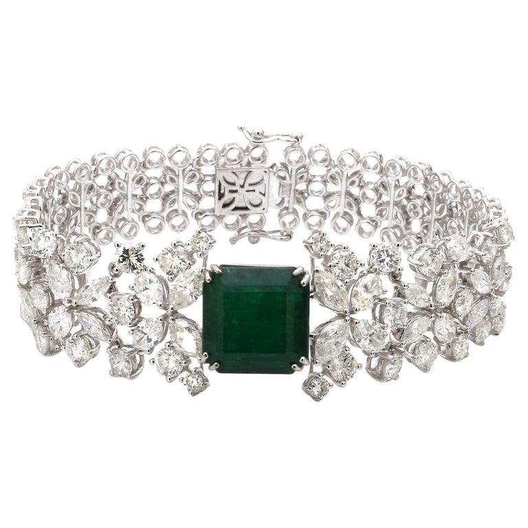 Tereza – Bracelet en or délicat orné de détails en émeraude.