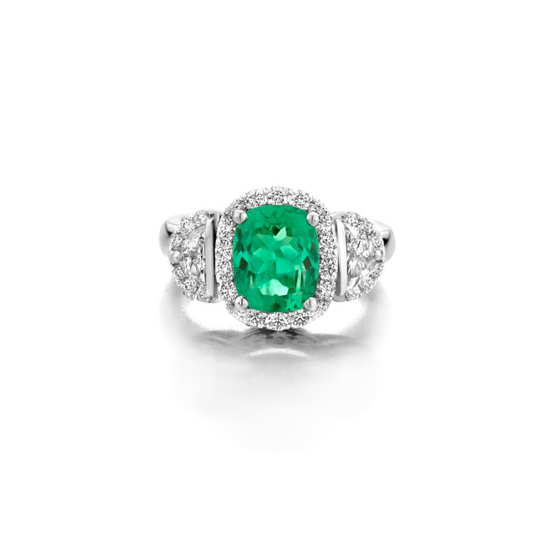 2,48Ct Colombian Emerald 18K 1,24Ct VVS-DE Diamond Coctail Engagement Ring In New Condition For Sale In GENT, BE