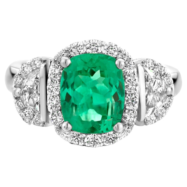 2,48Ct Colombian Emerald 18K 1,24Ct VVS-DE Diamond Coctail Engagement Ring For Sale