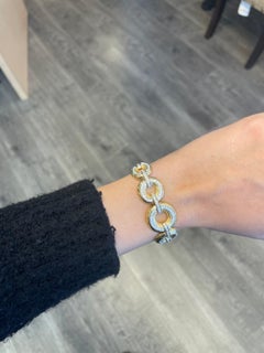 2.48ct Diamond Retro Style Hammer Finished 18k Yellow Gold Bracelet