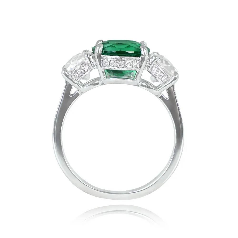 2.48ct Round Cut Natural Green Emerald Engagement Ring, Platinum In Excellent Condition For Sale In New York, NY