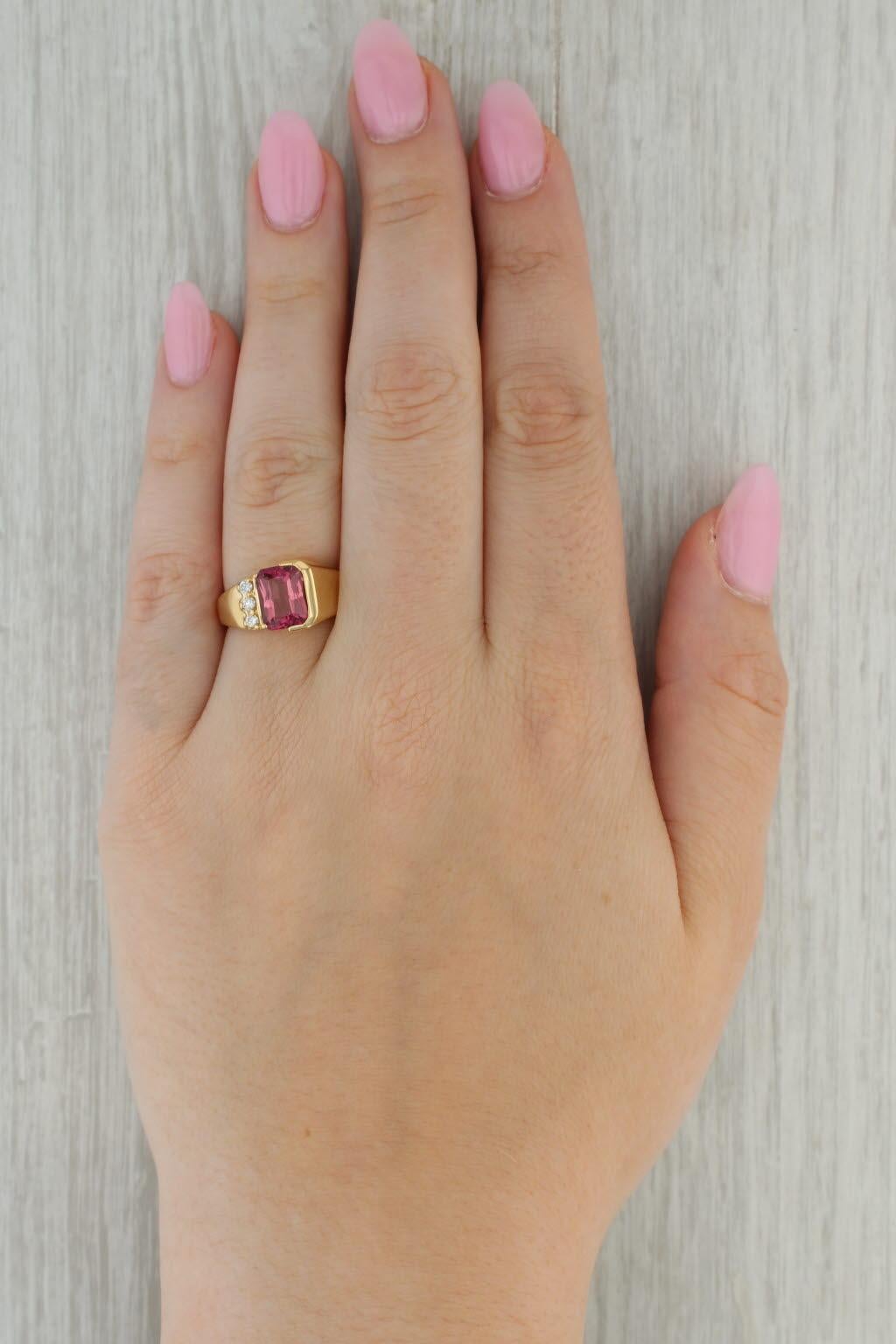 Bague en or jaune 18 carats avec tourmaline rose de 2,48 carats et diamants, taille 8 en vente 4