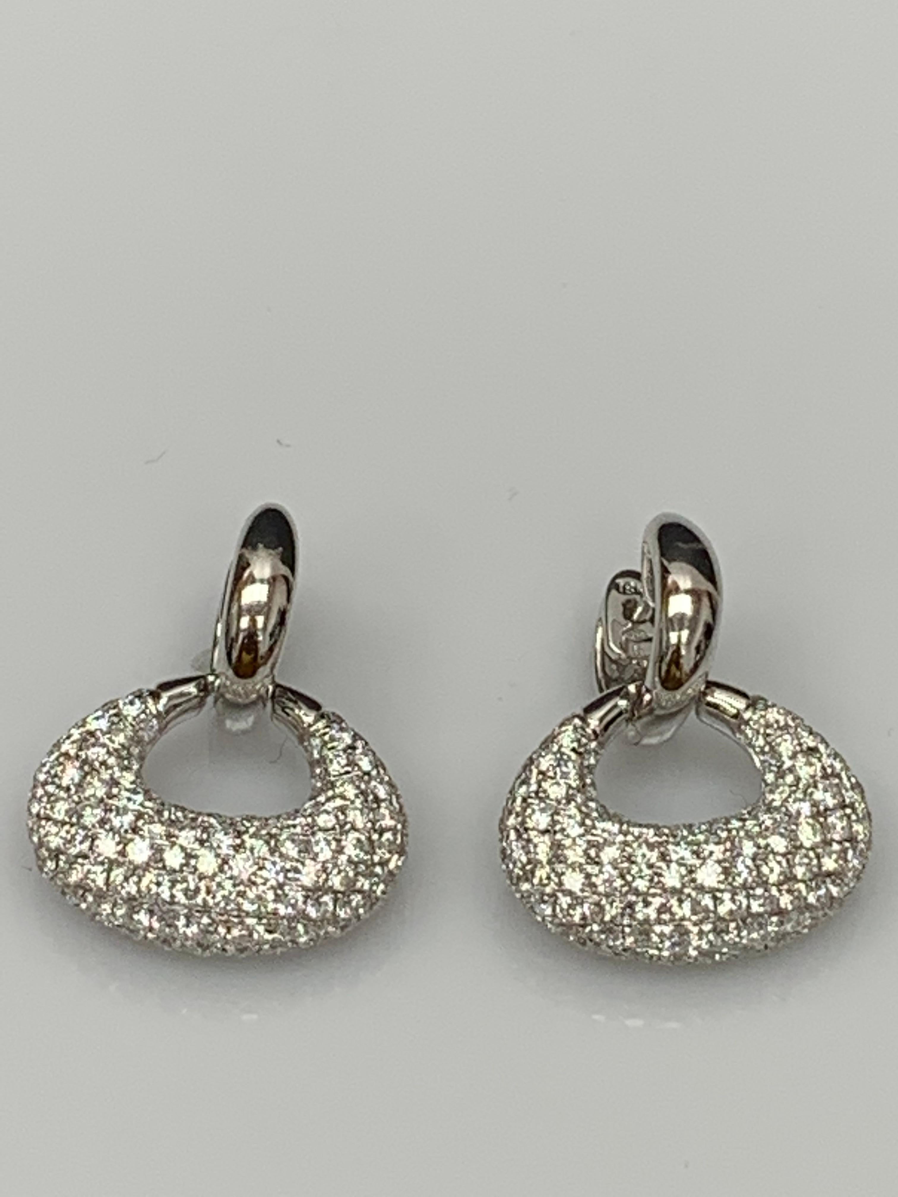 2.49 Carat Brilliant Cut Diamond Drop Earrings in 18K White Gold In New Condition For Sale In NEW YORK, NY