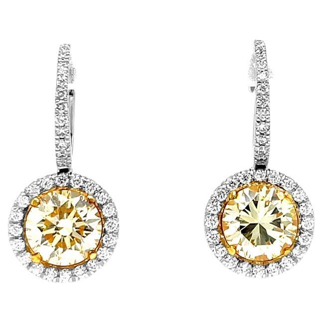 Orecchini a goccia con diamanti bianchi e gialli di 2,49 carati Nature Fancy Light, oro 18 carati.