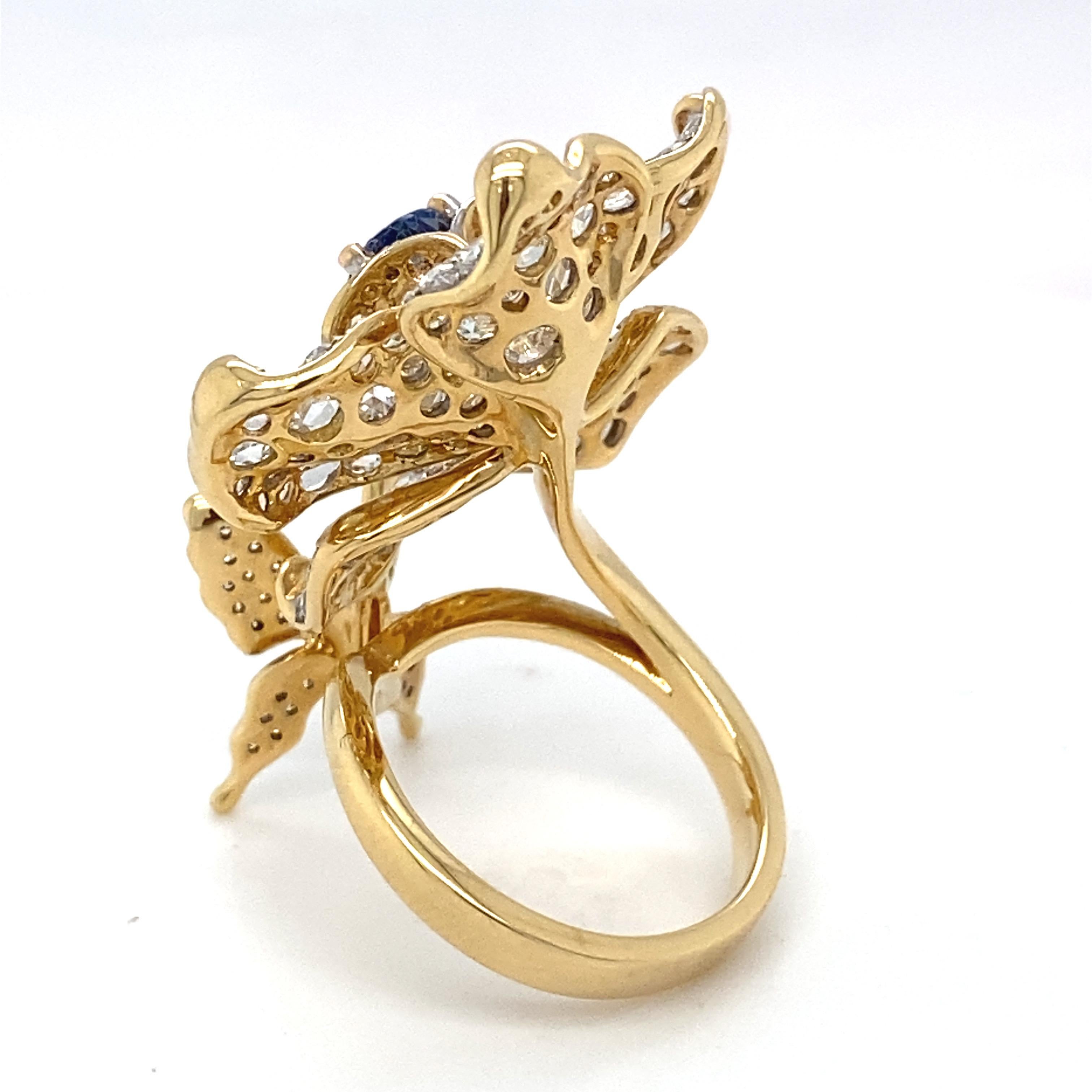2.49 Carat Sapphire & Diamond Yellow Gold Flower Statement Ring For Sale 5