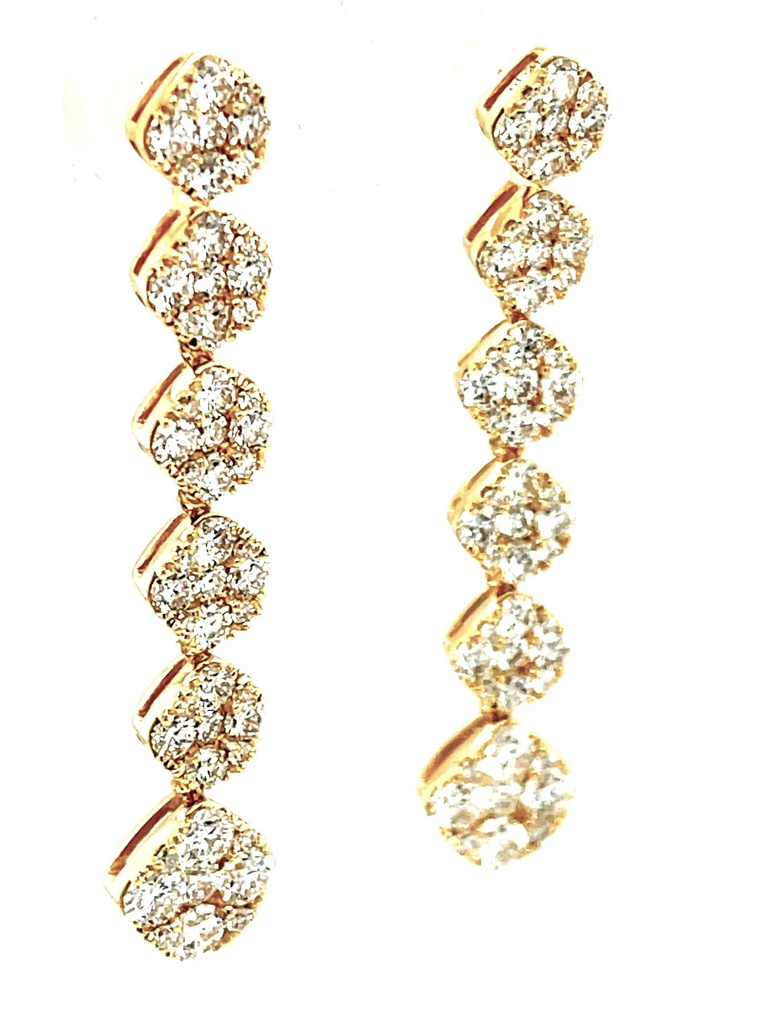 2,49 Karat Diamant-Pavé- und Gelbgold-Ohrringe im Zustand „Neu“ im Angebot in Los Angeles, CA