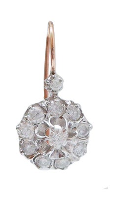 Ohrringe mit Diamanten (2,49 Karat), aus Roségold und Silber.