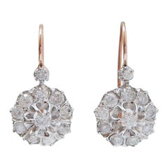 Ohrringe mit Diamanten (2,49 Karat), aus Roségold und Silber.