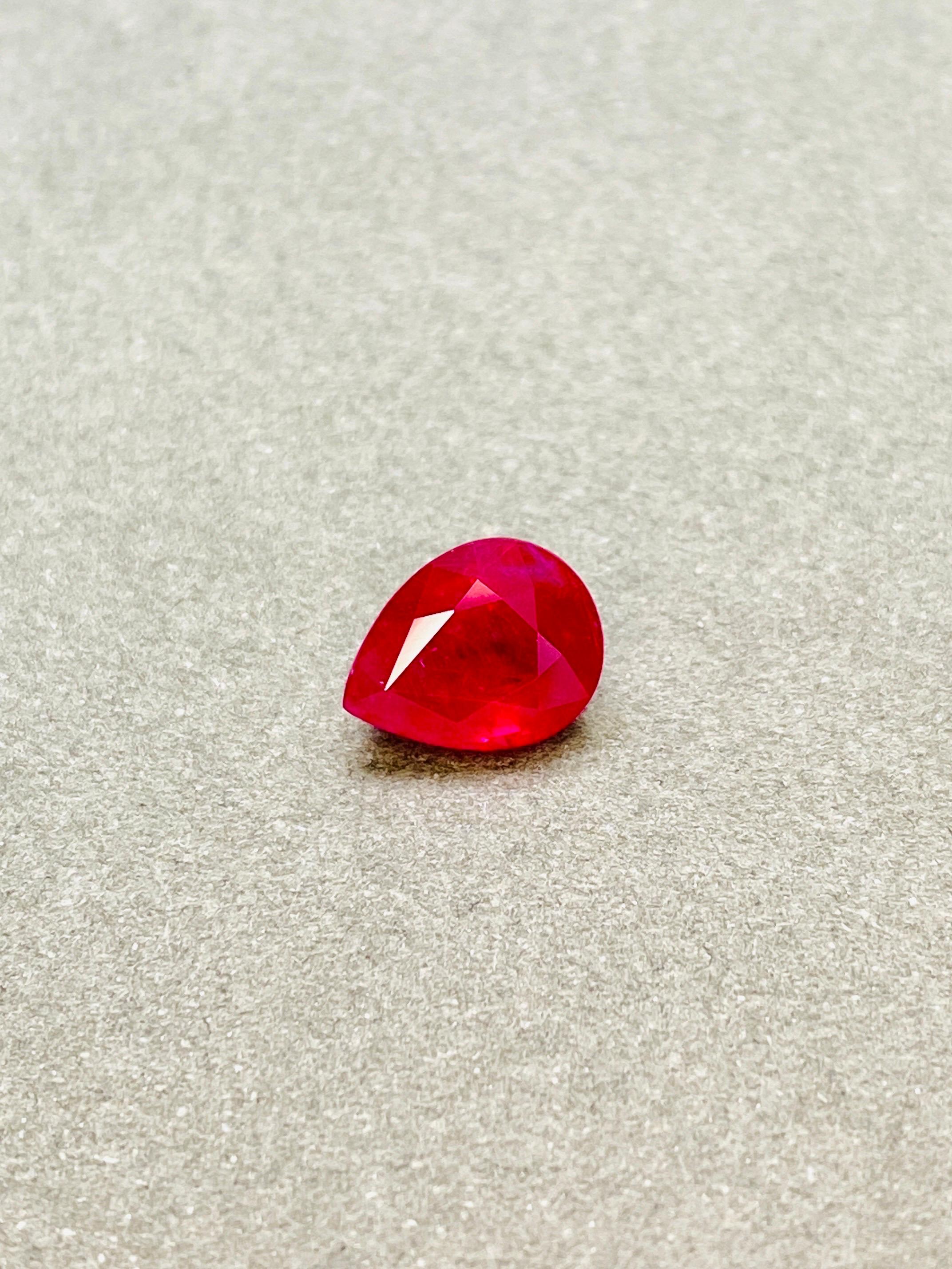 Taglio a goccia 2,49 Ct Certificato AIGS Rubino non riscaldato Colore sangue di piccione chiarezza occhi pulita in vendita
