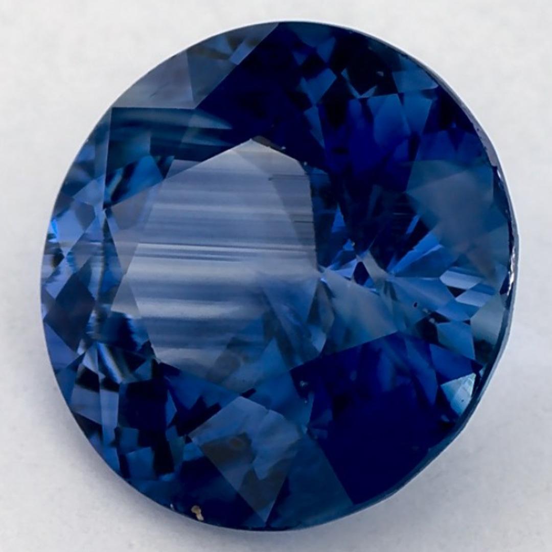 Dieser natürliche blaue Saphir bietet Eleganz und Raffinesse. Mit seiner satten Farbsättigung und seinem präzisen Schliff ist er das perfekte Herzstück für einen Verlobungsring oder ein luxuriöses Schmuckdesign.

Dieser Saphir stammt aus Sri Lanka