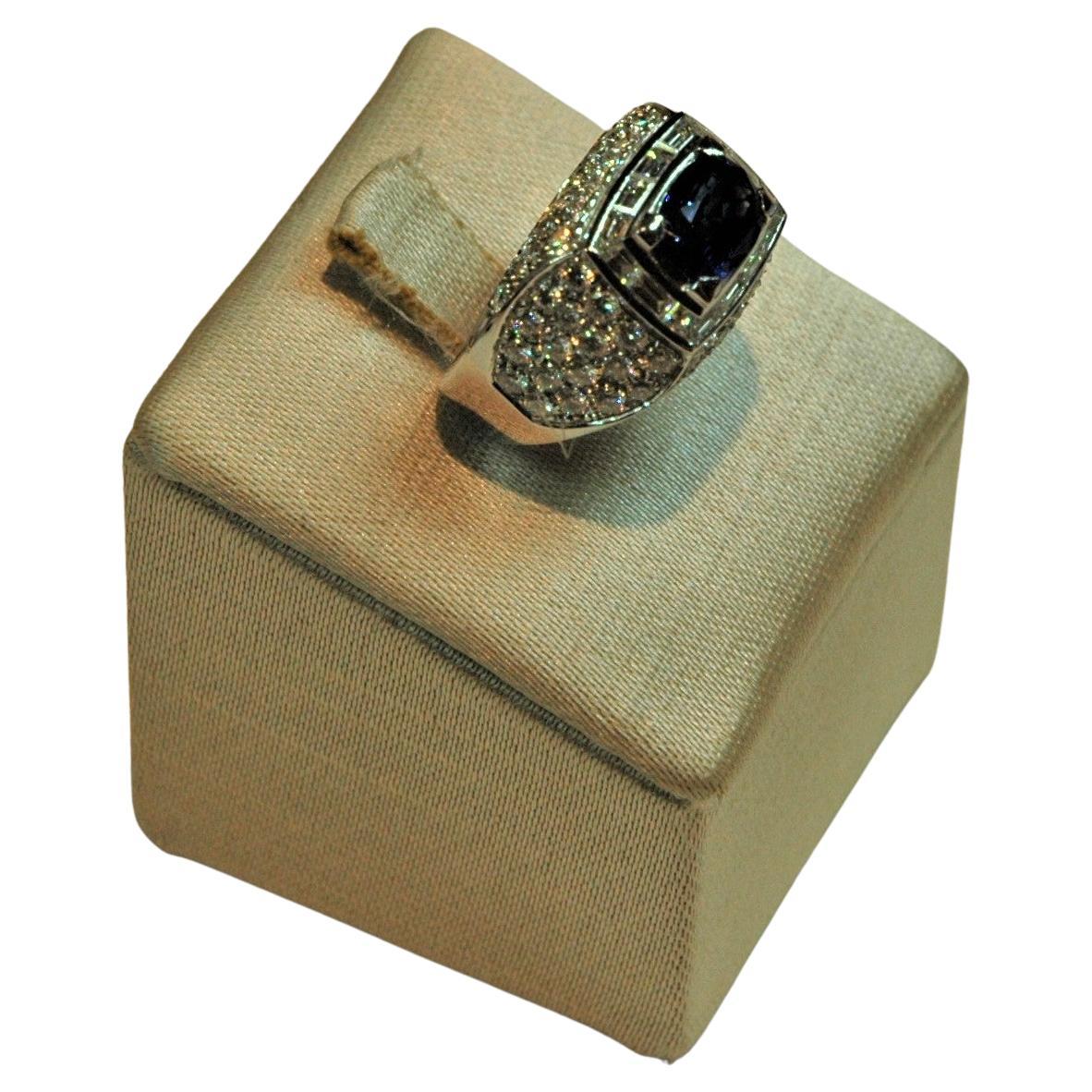 2,49 Ct. Diamants 2,27 carats Bague dôme ou bague rose en or blanc et saphir ovale en vente