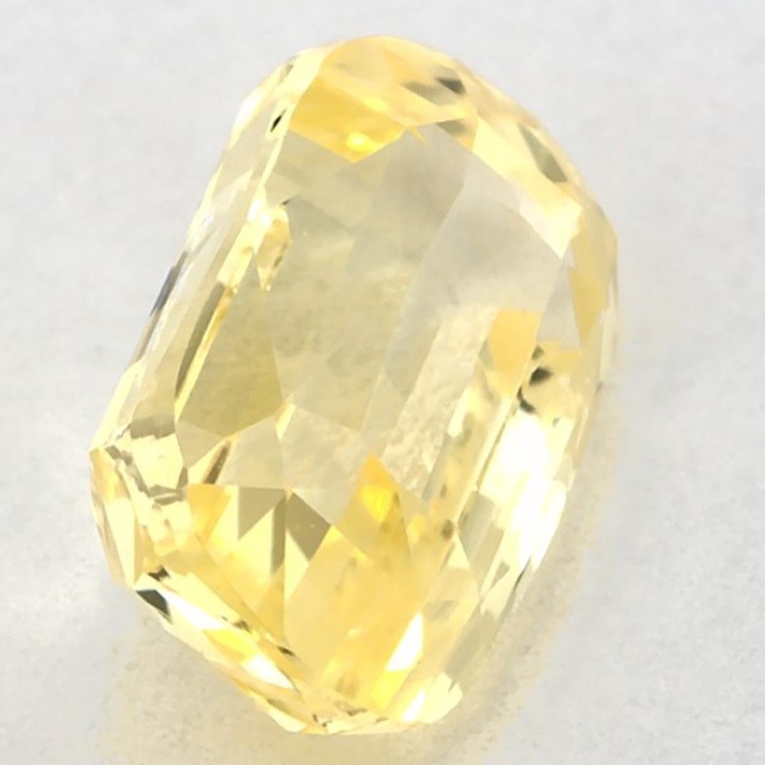2.49 Ct Yellow Sapphire Cushion Loose Gemstone (pierre précieuse en vrac) en vente 3
