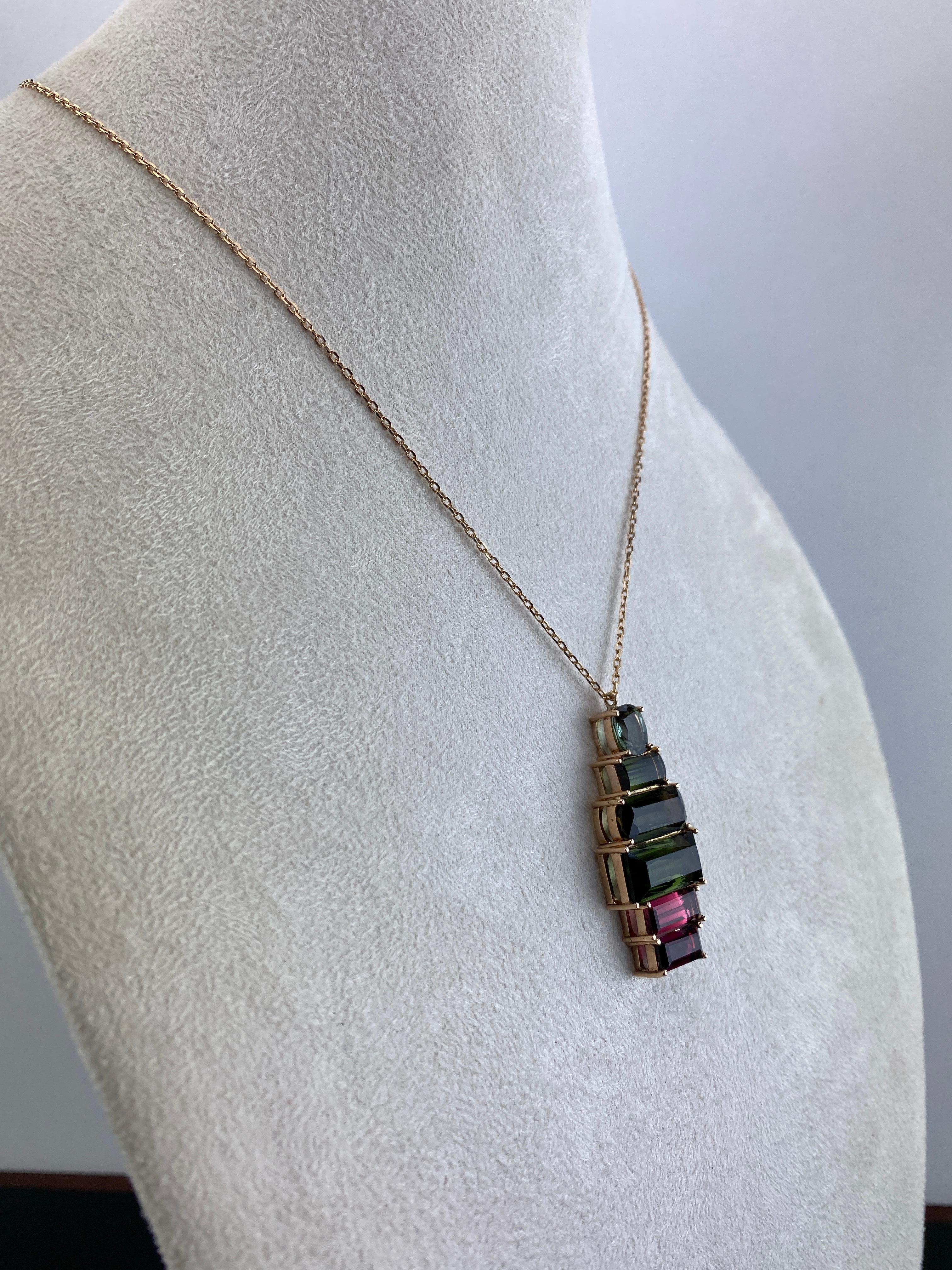 Modern 24.93 Carat Tourmaline and 18K Rose Gold Pendant Necklace For Sale