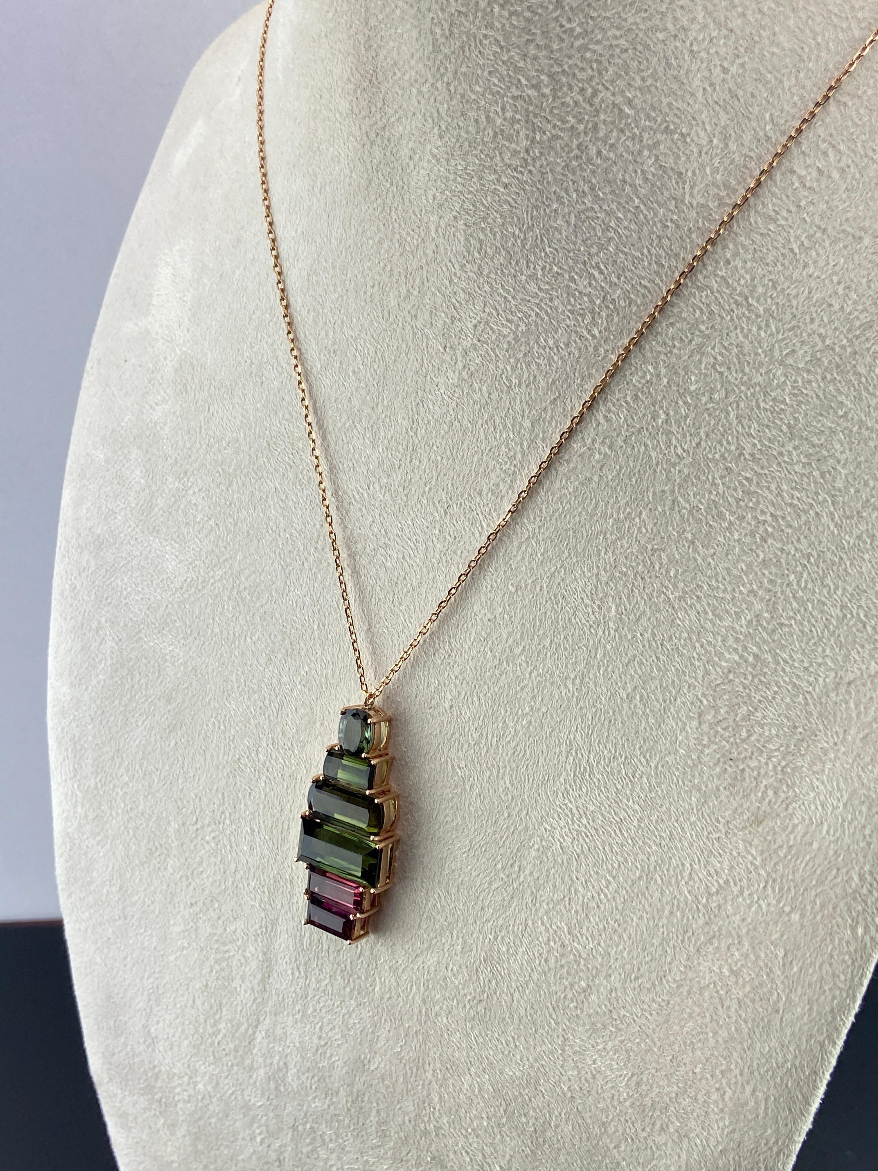 24.93 Carat Tourmaline and 18K Rose Gold Pendant Necklace In New Condition For Sale In Bangkok, Thailand