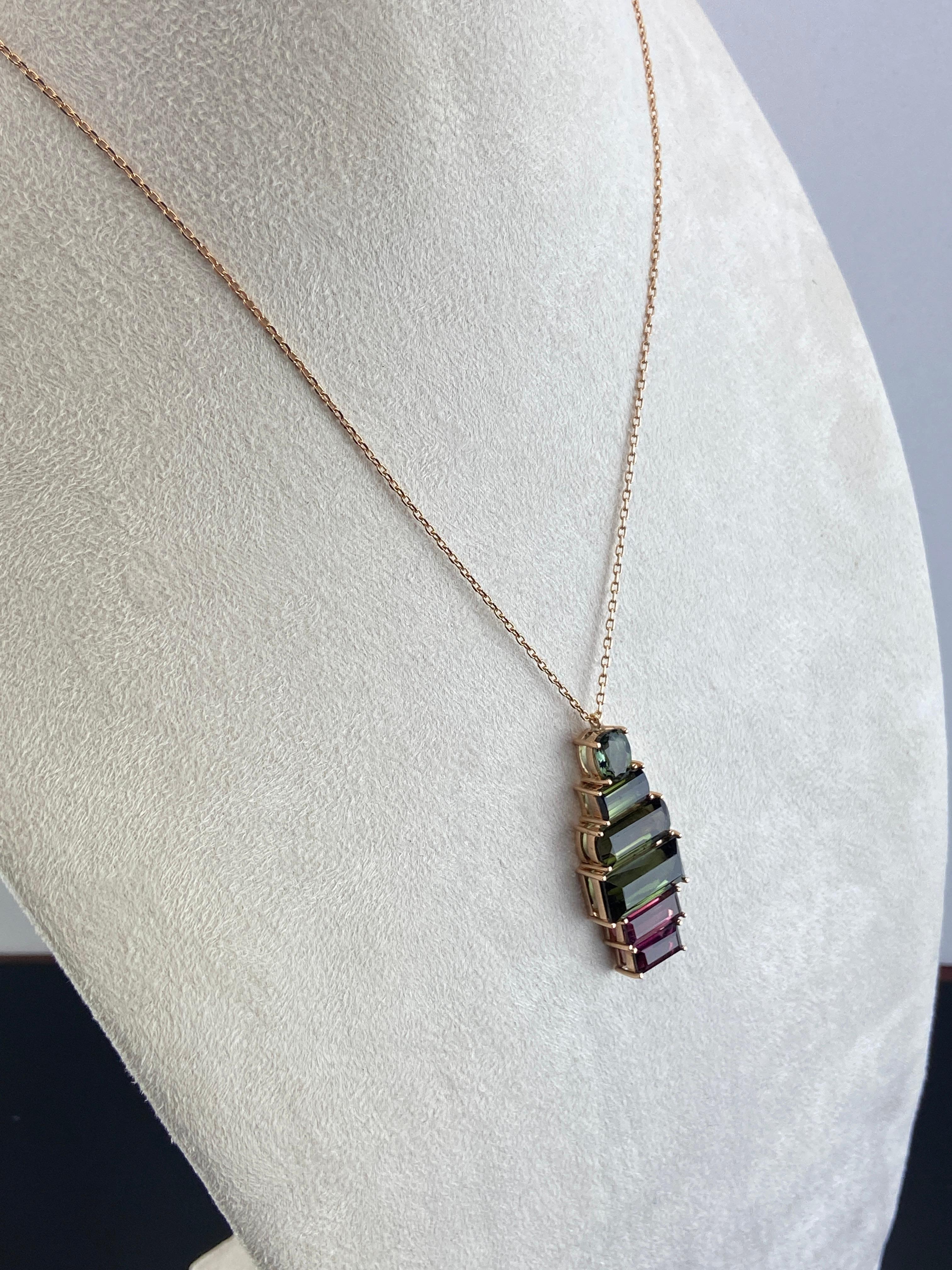 Women's or Men's 24.93 Carat Tourmaline and 18K Rose Gold Pendant Necklace For Sale