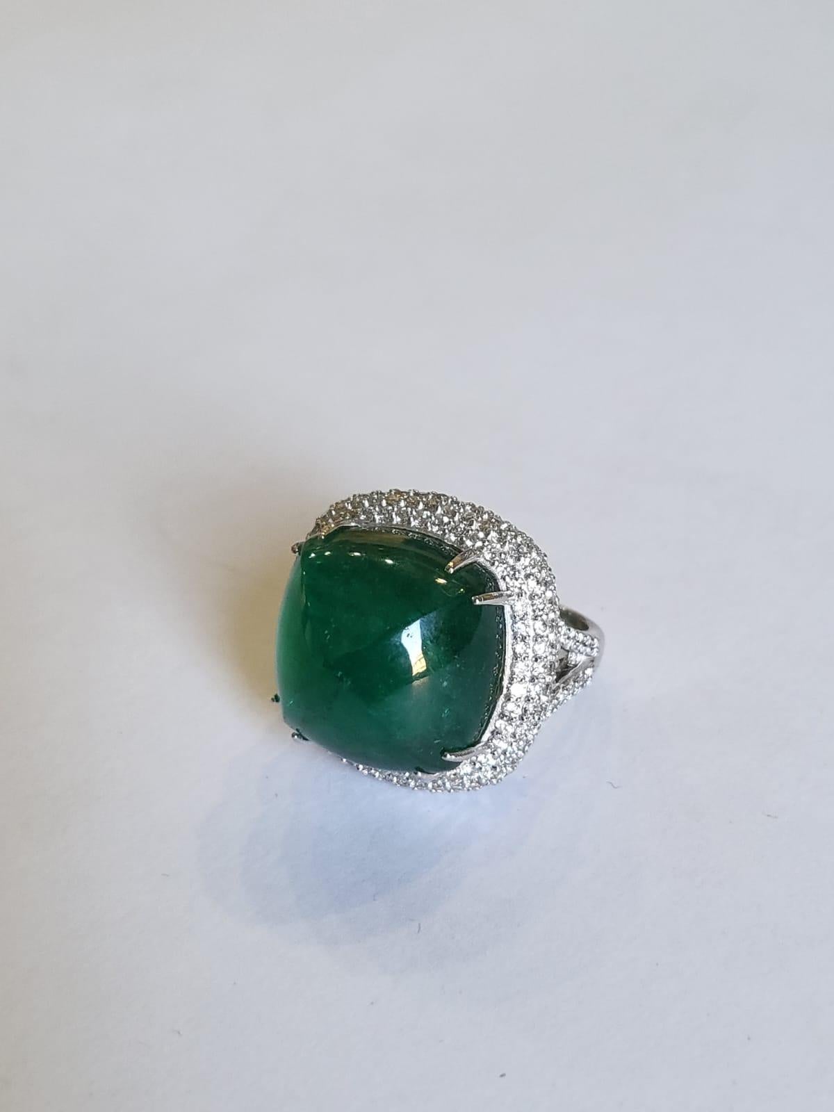 24.99 Carats, Natural Zambian Emerald Sugarloaf & Diamonds Engagement Ring In New Condition In Hong Kong, HK
