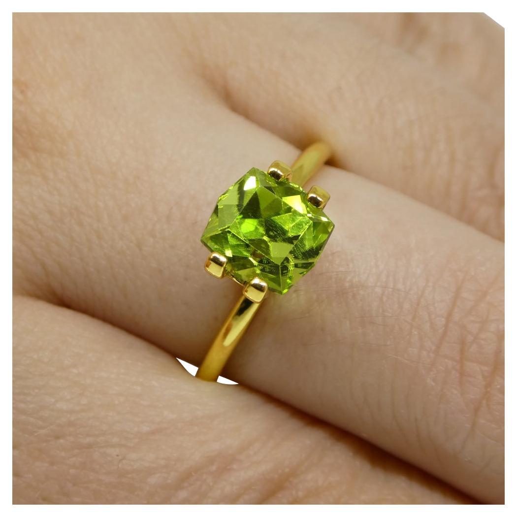 2,49ct Cushion Gelblich Grüner Peridot