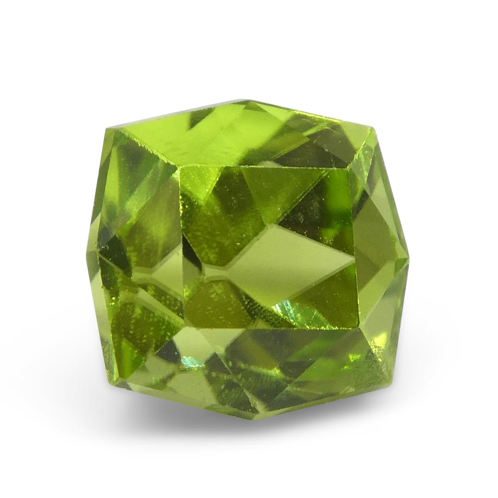 2.49ct Péridot vert jaunâtre en coussin en vente 1