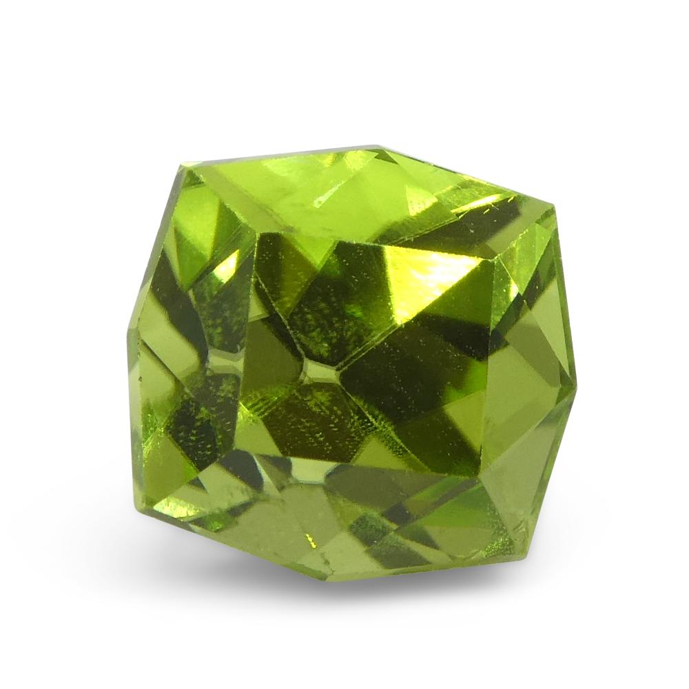 2.49ct Péridot vert jaunâtre en coussin en vente 3