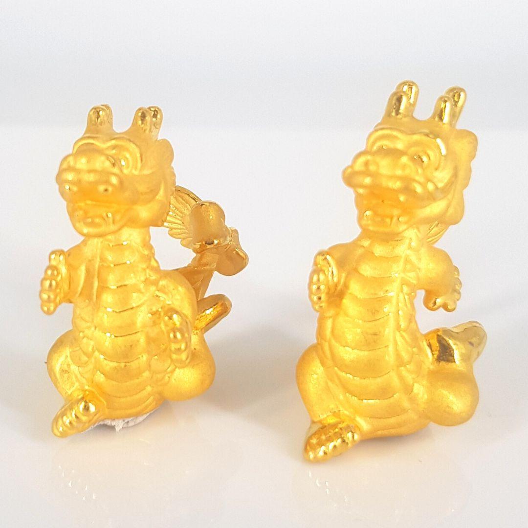 24ct Yellow Gold Dragon Statues In Good Condition For Sale In Cape Town, ZA
