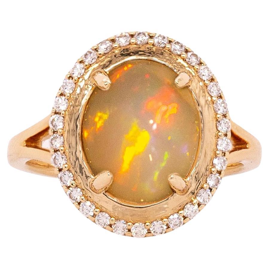 Bague en opale éthiopienne de 2,4cts avec des accents de diamants naturels : Or massif 14K, 11x9mm