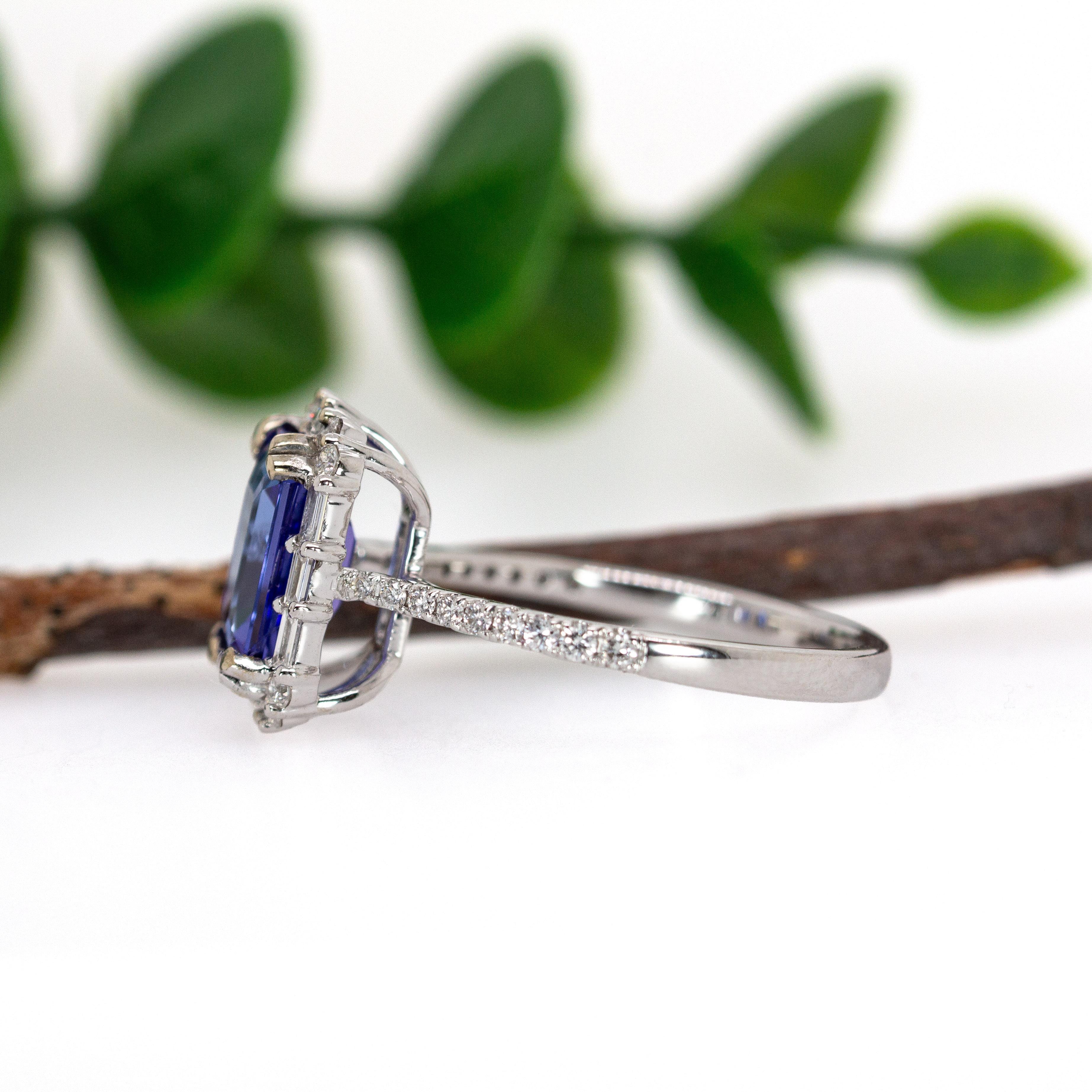 Women's 2.4cts Tanzanite and Natural Diamond Ring in 14K Solid Gold  EM 9x7mm