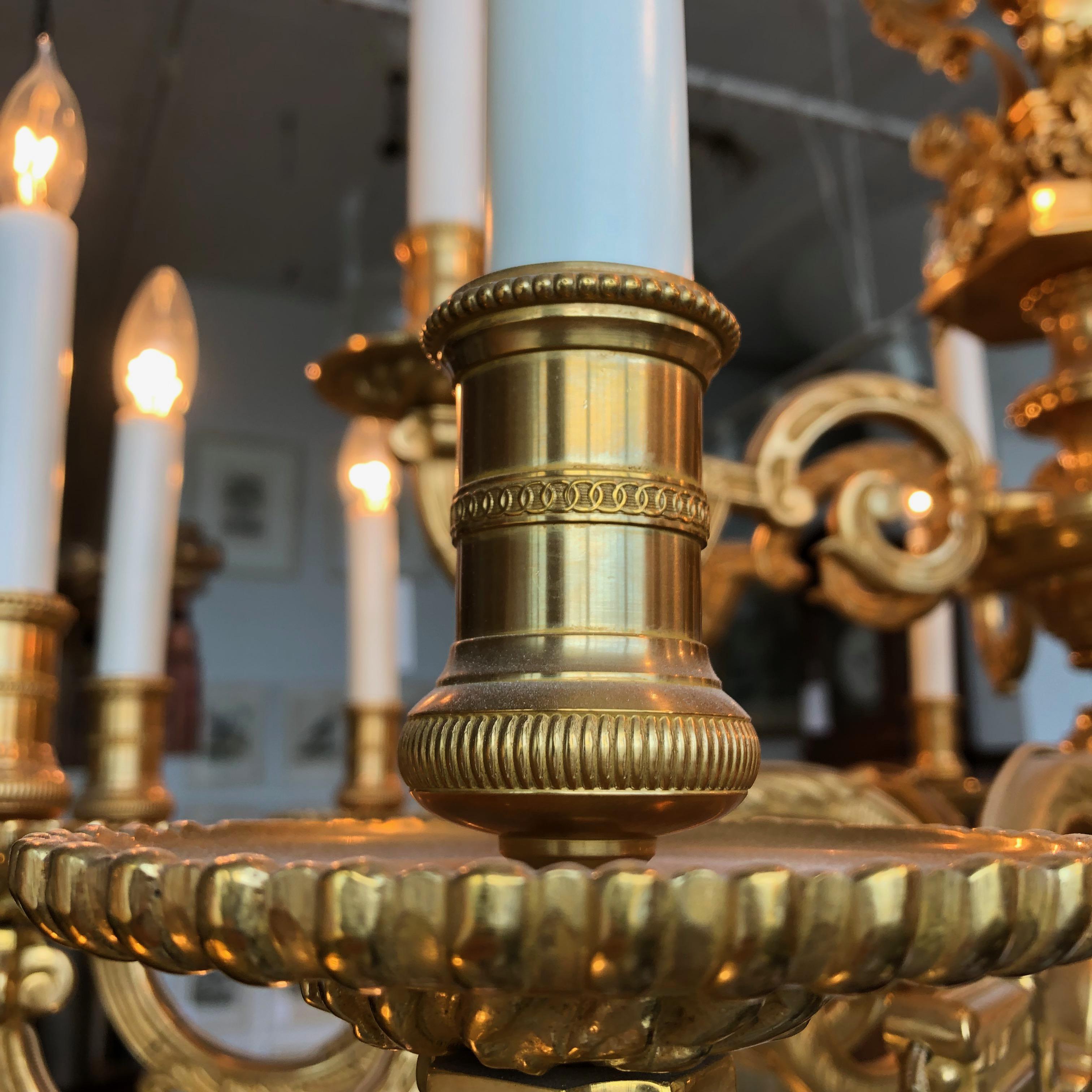 24-Karat Gilded Bronze 18 Light Louis XIV Chandelier For Sale 5