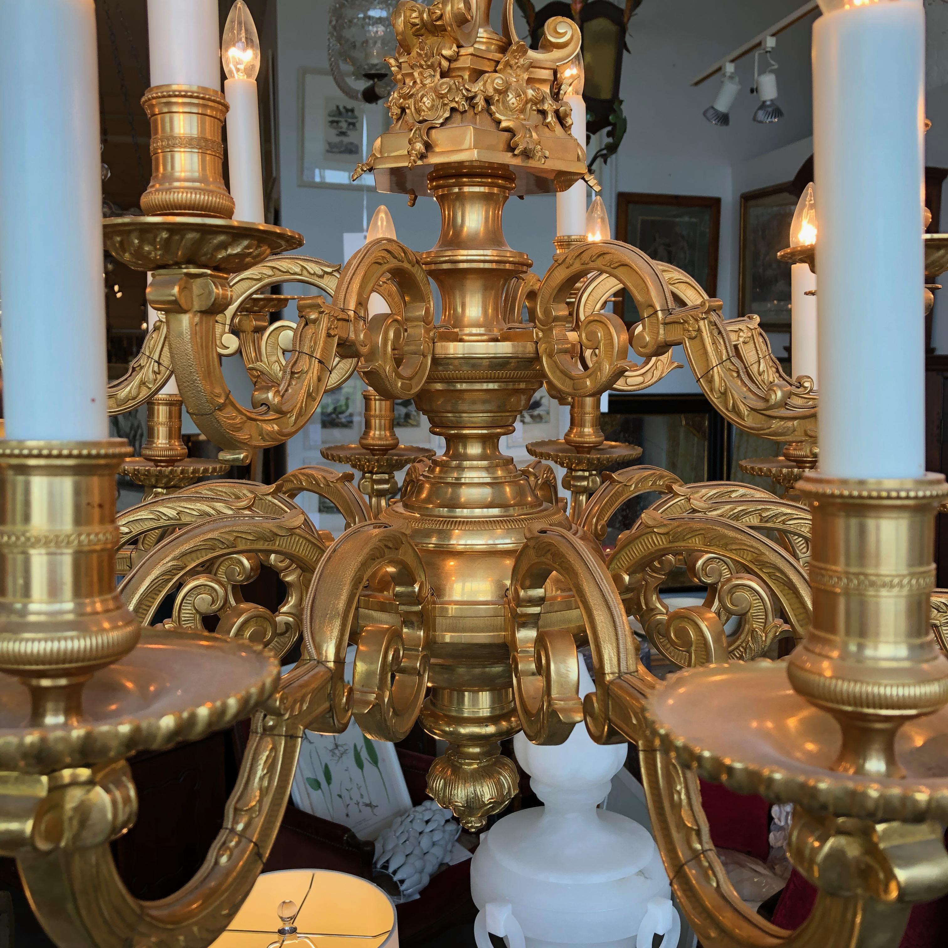 24-Karat Gilded Bronze 18 Light Louis XIV Chandelier For Sale 2