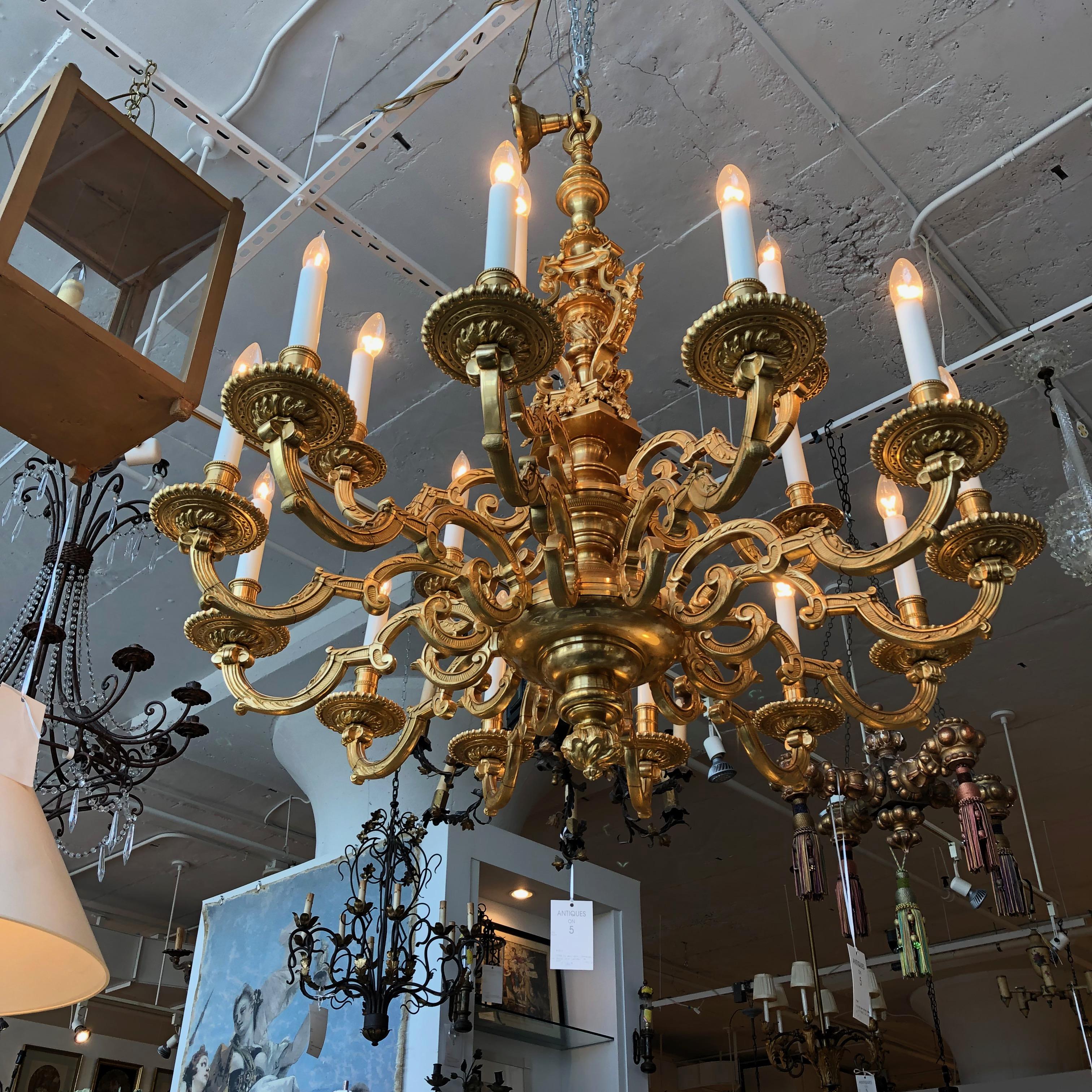 24-Karat Gilded Bronze 18 Light Louis XIV Chandelier For Sale 4