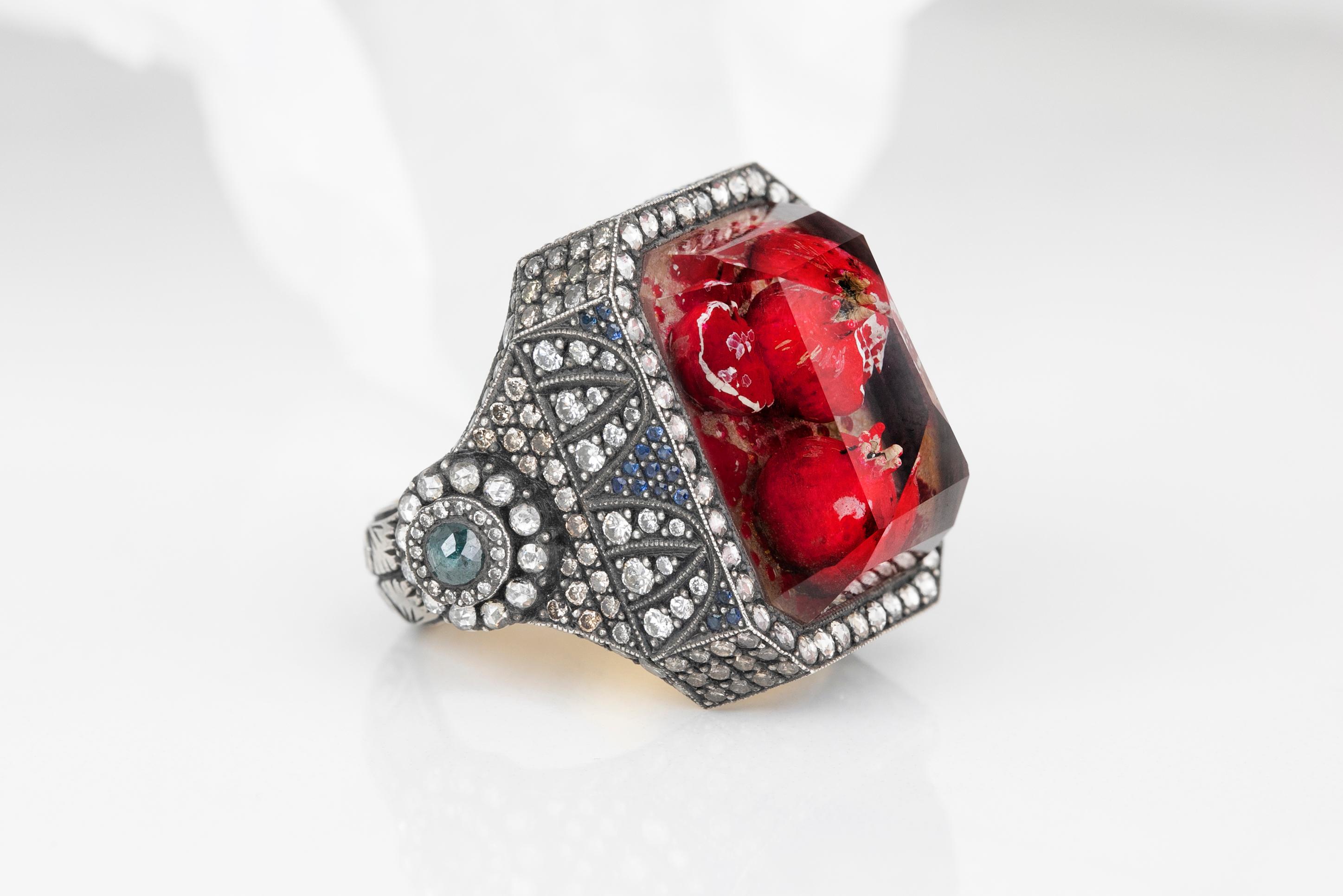 For Sale:  24k Gold and 925K Silver Carved Pomegranate Ring with 1.15 Ct Diamond 6