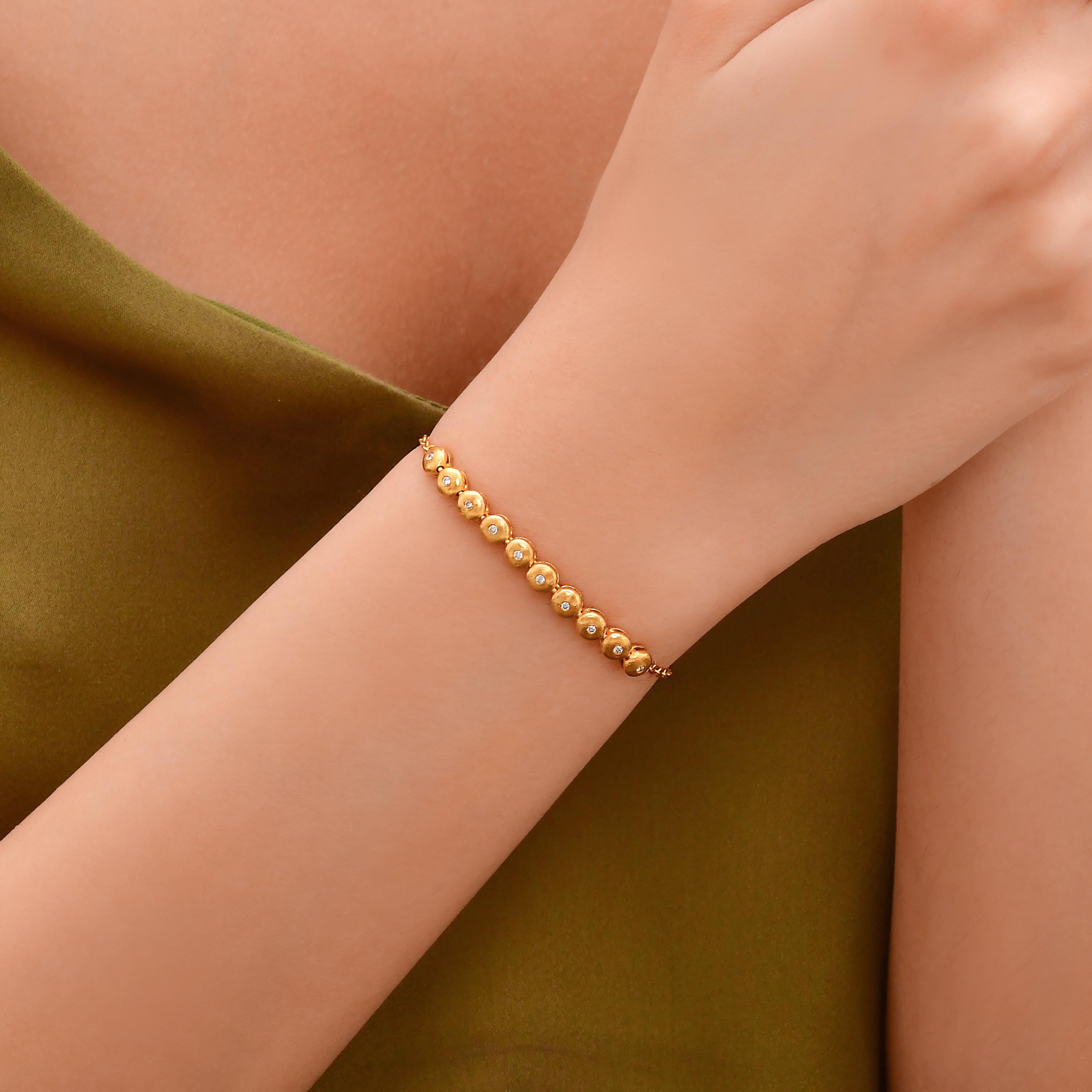 Brilliant Cut 24k Gold Bracelet for Women with Brilliant-Cut Diamonds For Sale