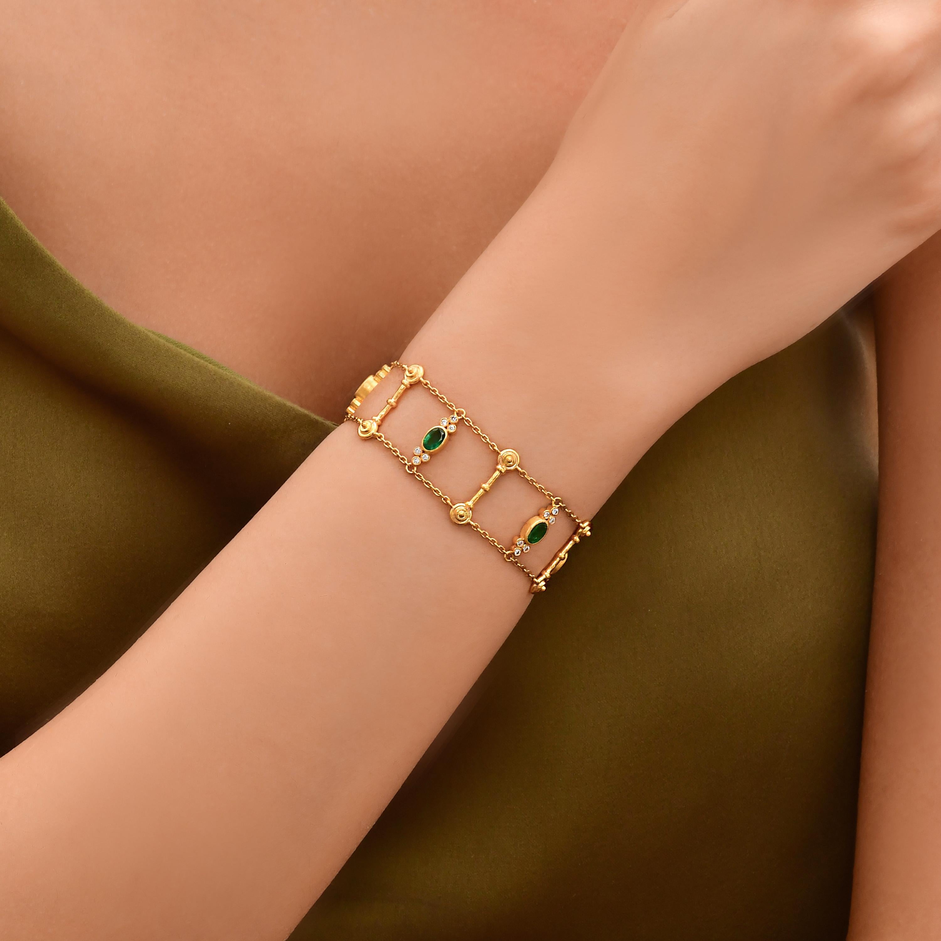 Brilliant Cut 24k Gold Bracelet for Women with Emeralds and Diamonds For Sale
