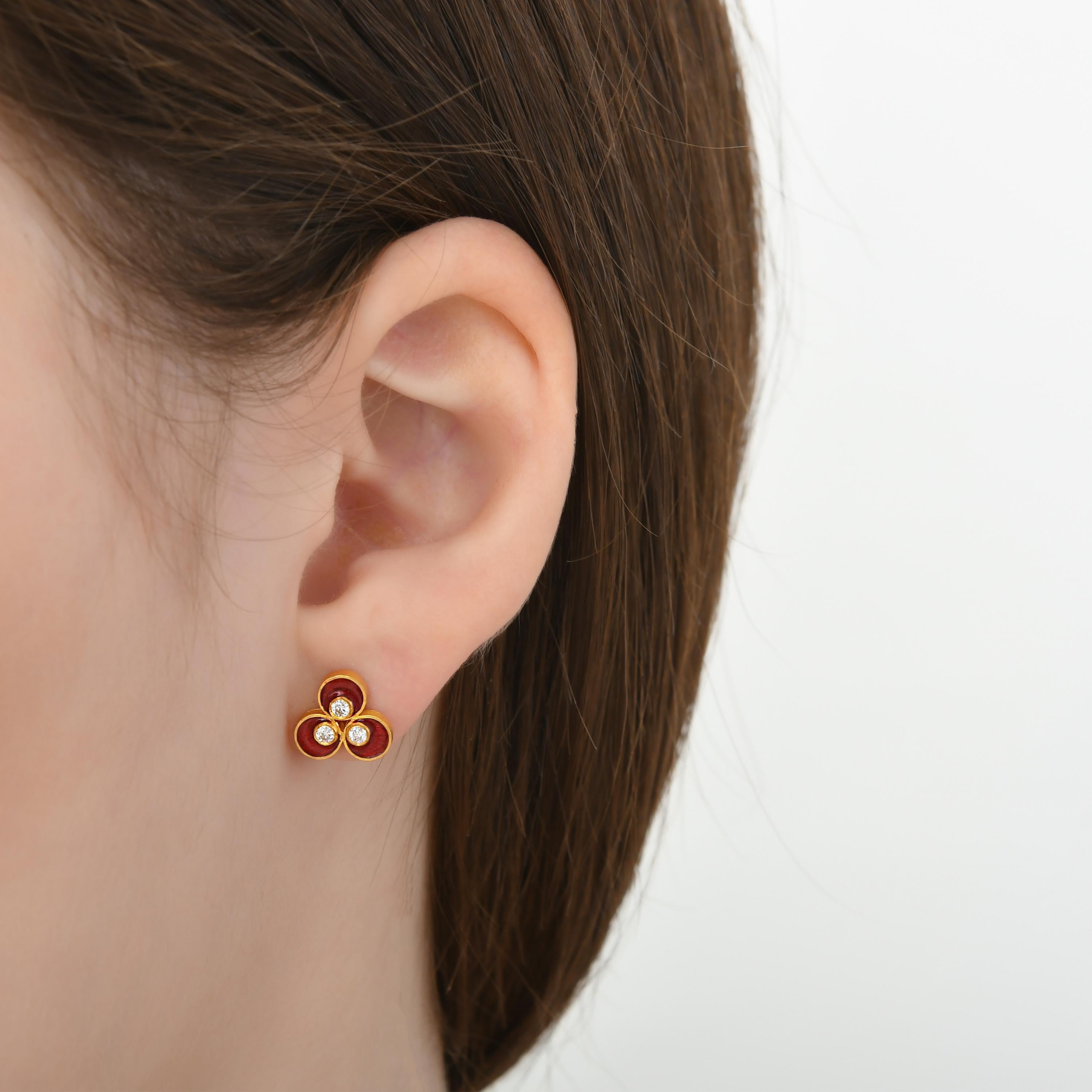 Brilliant Cut 24k Gold Cintemani Earrings for Woman with Red Enamel and Diamonds For Sale