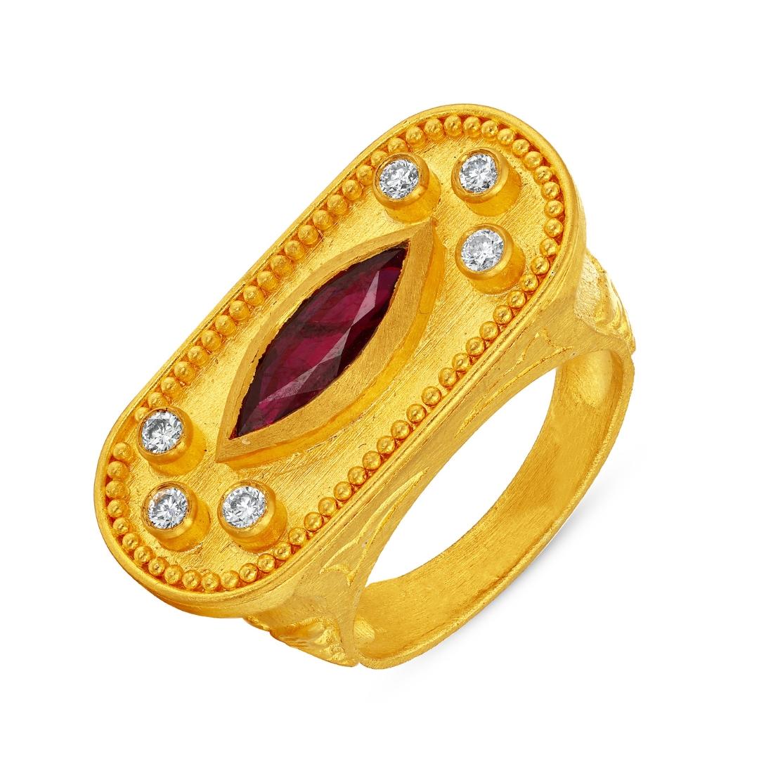 24k Gold Ring for Woman with Bee Engravings, Marquise Cut Ruby and Diamonds In New Condition For Sale In İstanbul, TR