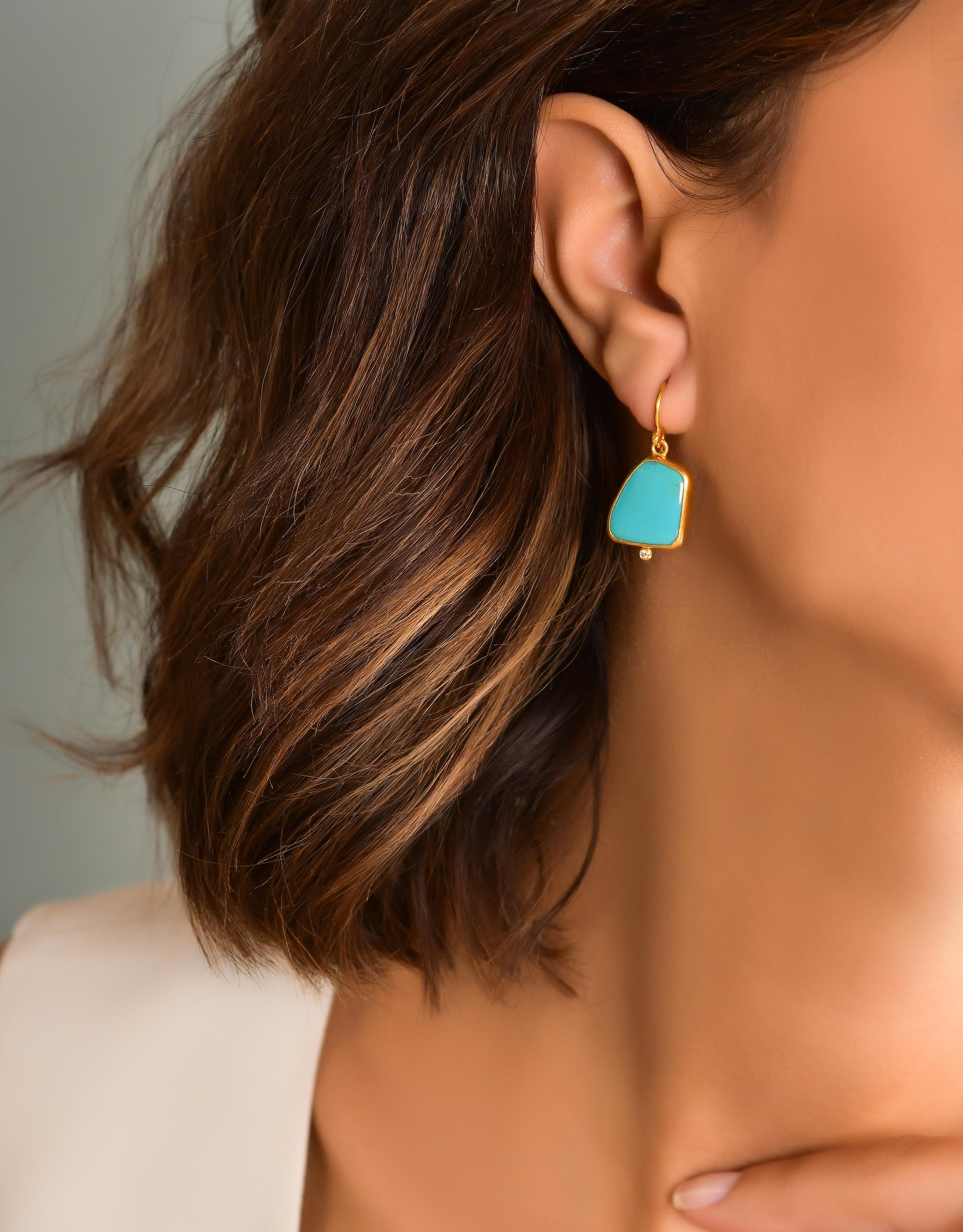 Brilliant Cut 24k Gold Earrings for Women with Turquoise and Diamonds For Sale