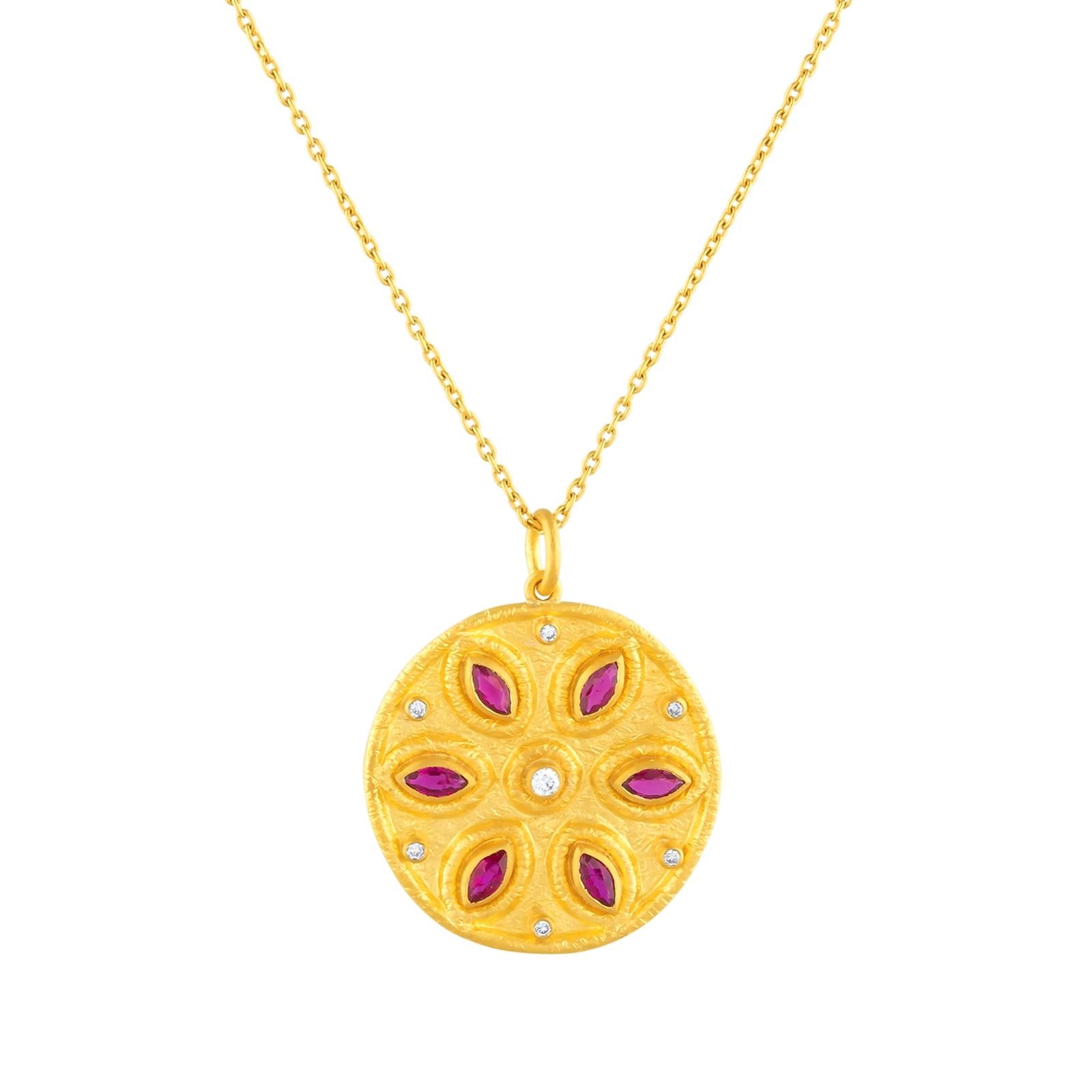 Medallón Flor de Oro 24K para Mujer con Rubíes y Diaomantes talla marquesa Corte marquesa en venta