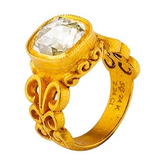 Anillo solitario de oro de 24 quilates con diamantes talla cojín de inspiración bizantina hecho a mano