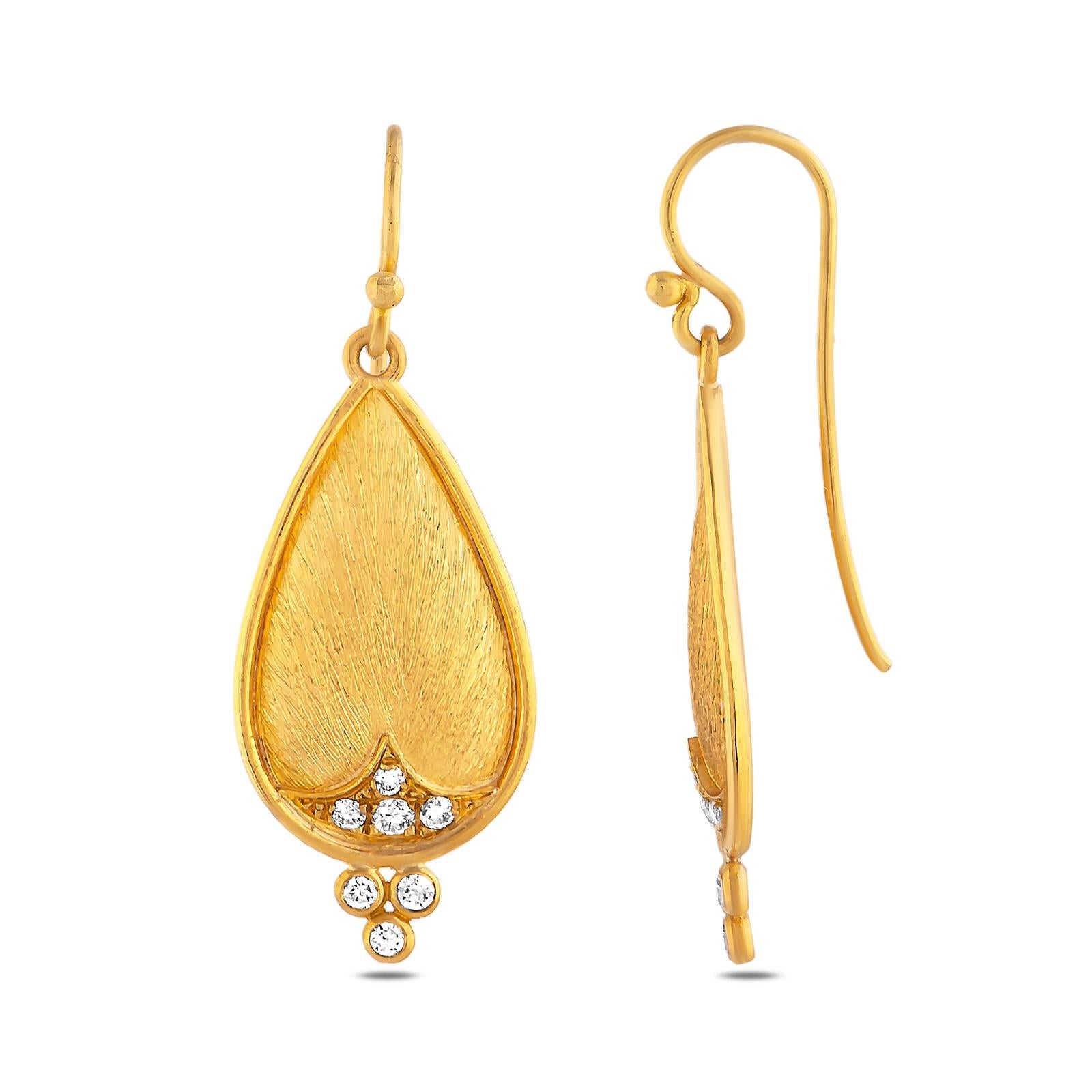 Classical Roman 24k Gold Handmade Earrings for Women with Brilliant-Cut Diamonds For Sale