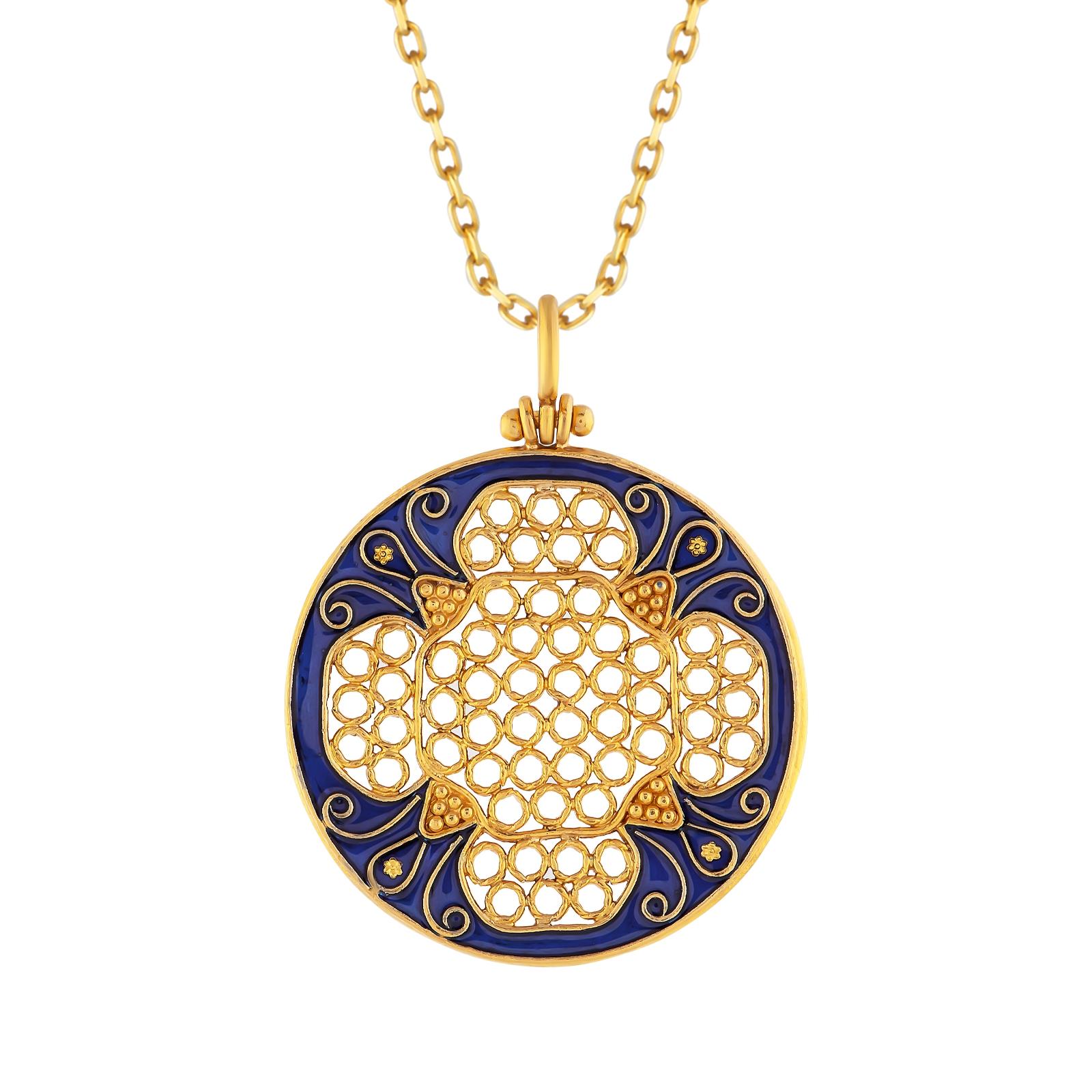 Classical Roman 24k Gold Medallion for Women with Dark Blue Enamel For Sale