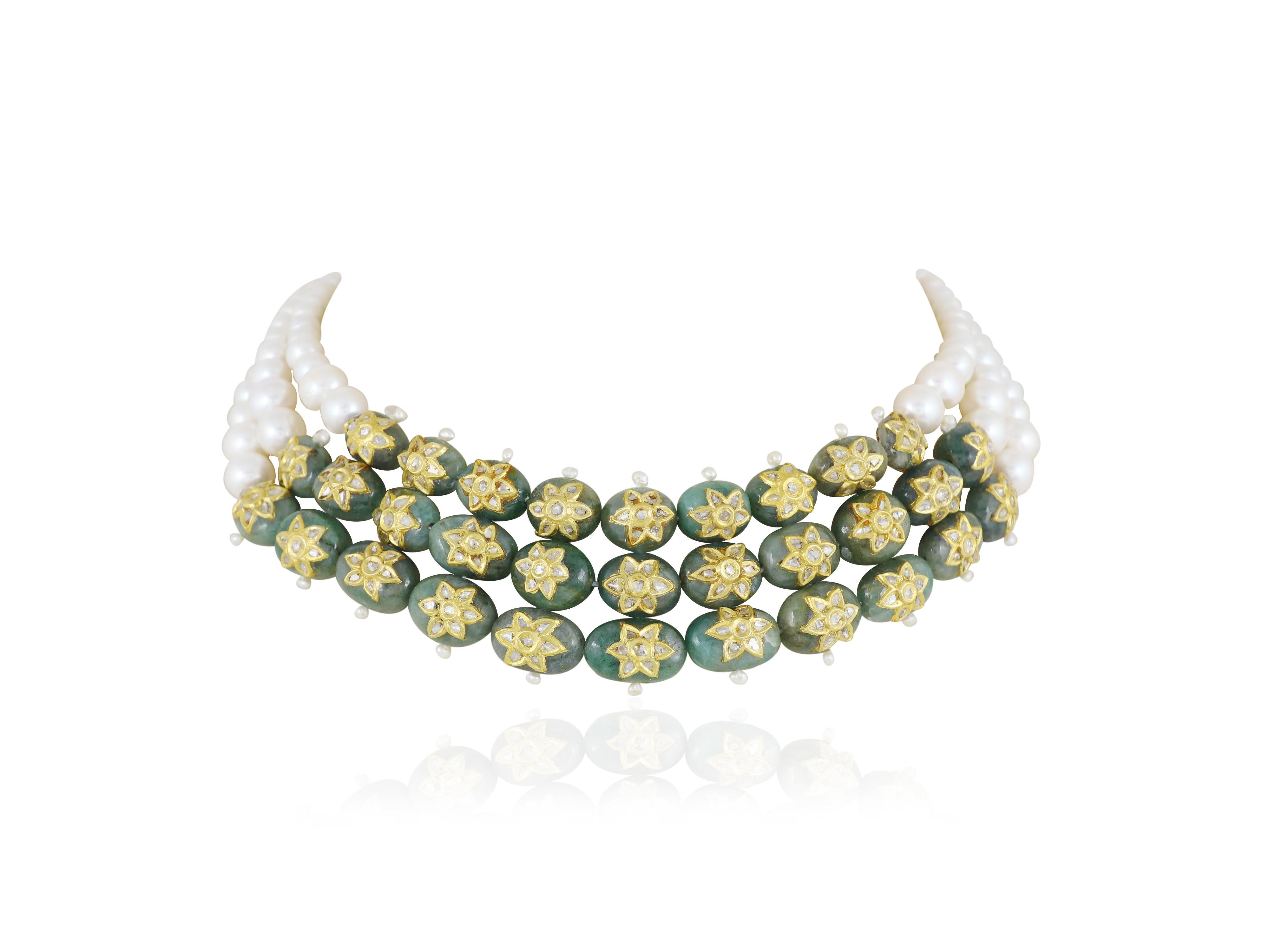 Girocollo con smeraldo indiano Mughal in oro 24K con perle e diamanti In condizioni ottime in vendita a Bangkok,, TH