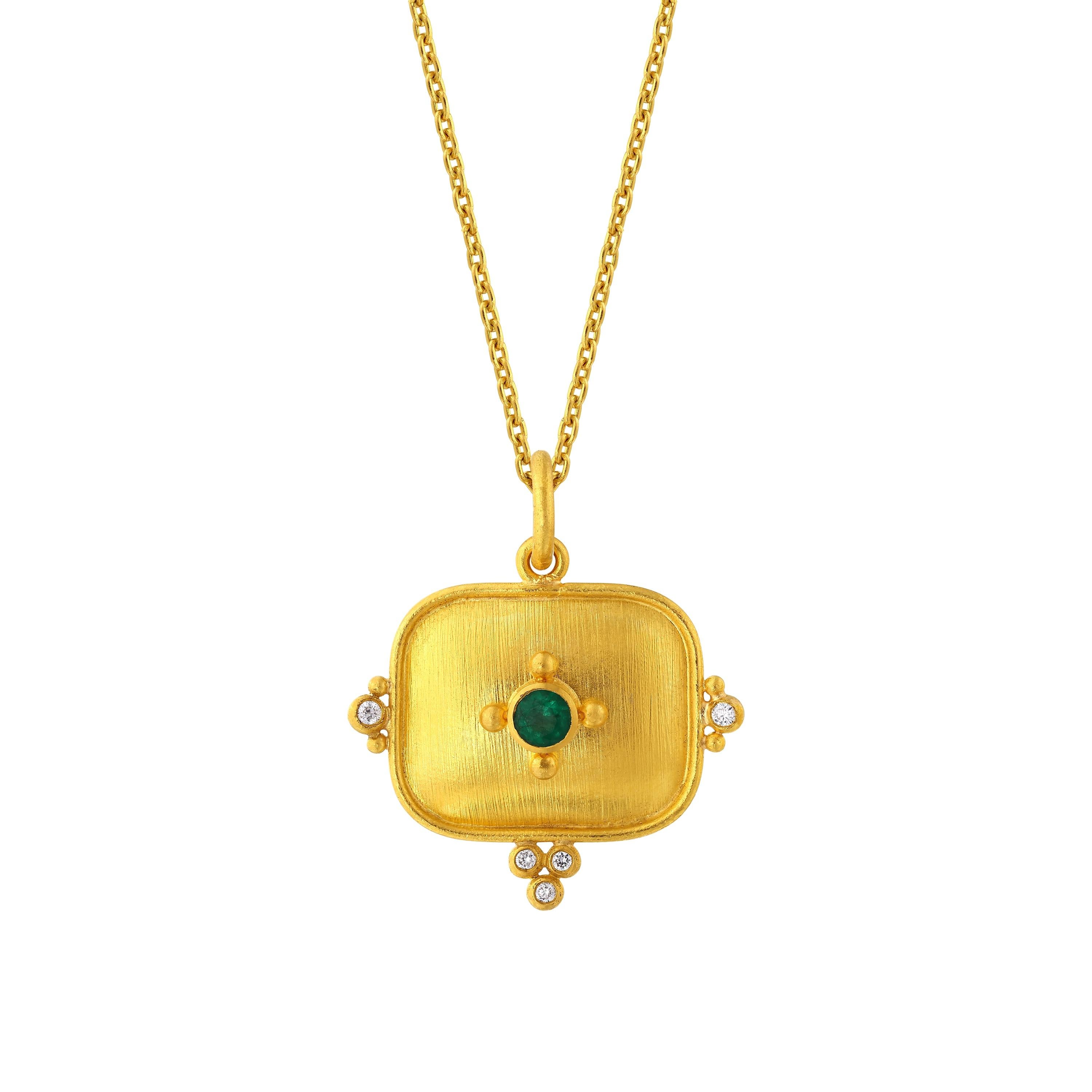 Emeralds (0.16 Carats) and Diamonds (0.05 Carats)

Crafted with timeless elegance, this 24 karat gold jewelry piece draws inspiration from the ancient civilizations of Anatolia, where empires like the Greeks, Romans, Byzantines, and Ottomans shaped