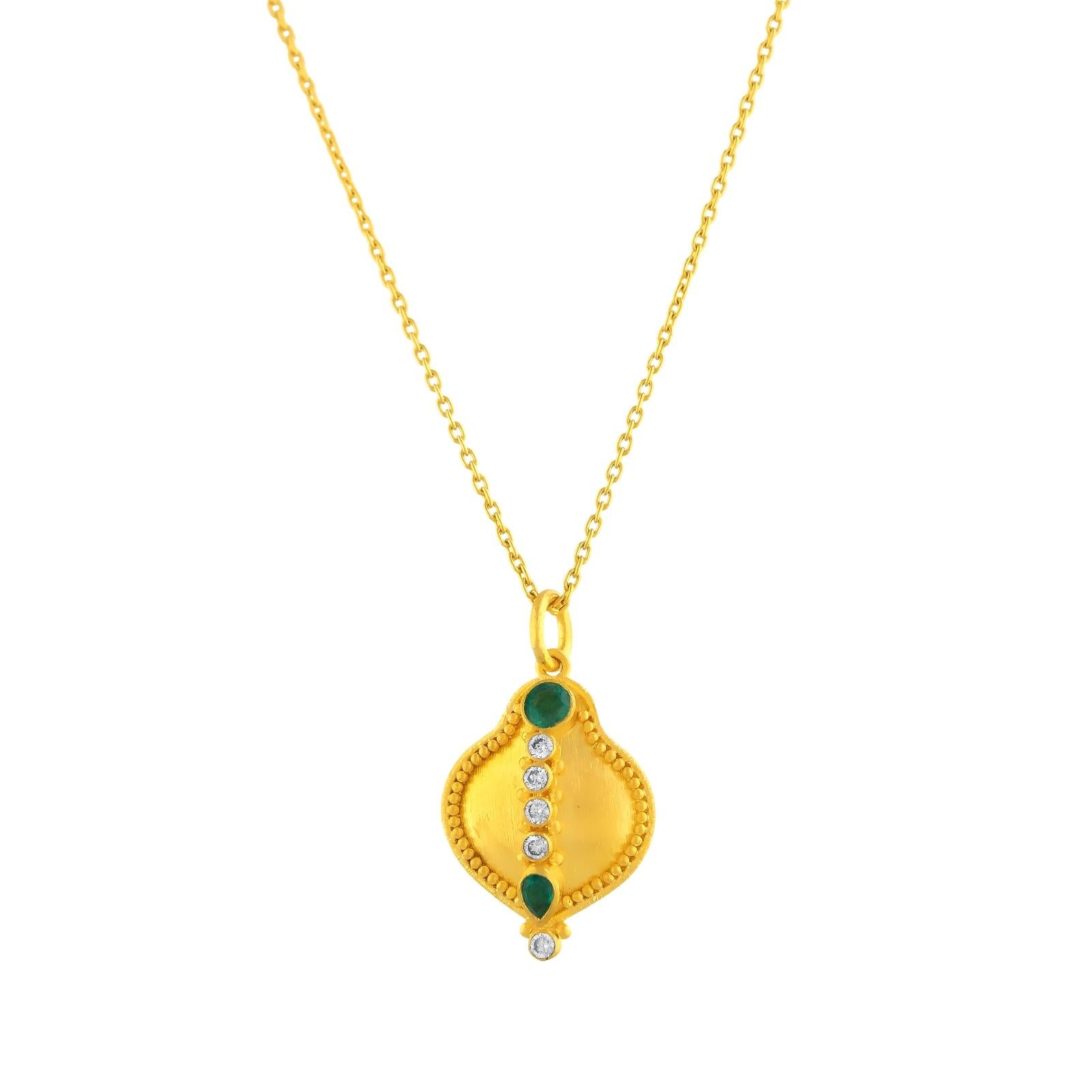 Emeralds (0.40 Carats) and Diamonds (0.21 Carats)

Crafted with timeless elegance, this 24 karat gold jewelry piece draws inspiration from the ancient civilizations of Anatolia, where empires like the Greeks, Romans, Byzantines, and Ottomans shaped
