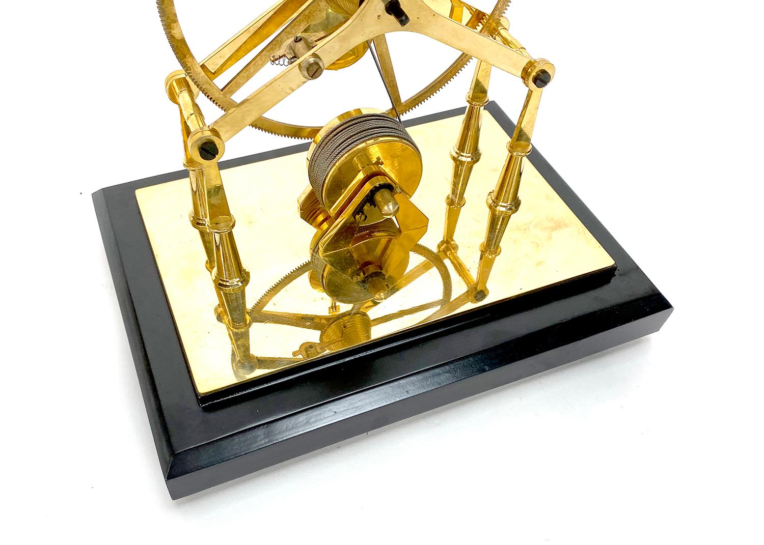 24K Gold plattiert 8 Day Great Wheel Fusee angetrieben Porzellan Zifferblatt Skelett Uhr im Angebot 4