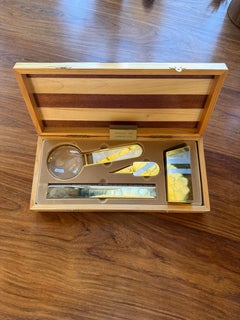 Juego de escritorio de cinco piezas chapado en oro de 24 quilates en estuche de madera, Italia, década de los 70