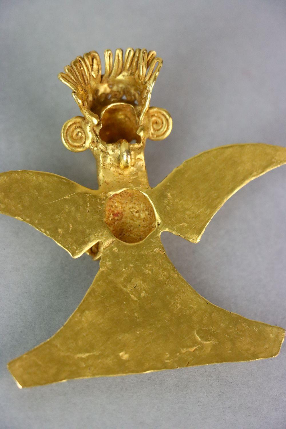 24K Gold Pre Colombia Eagle Pendant For Sale 6