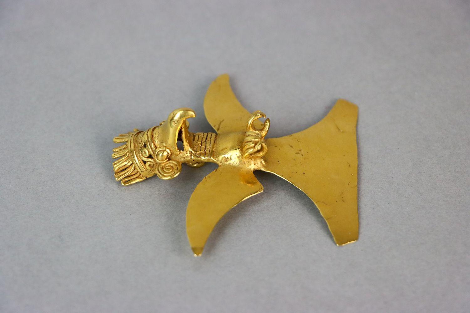 24K Gold Pre Colombia Eagle Pendant For Sale 1