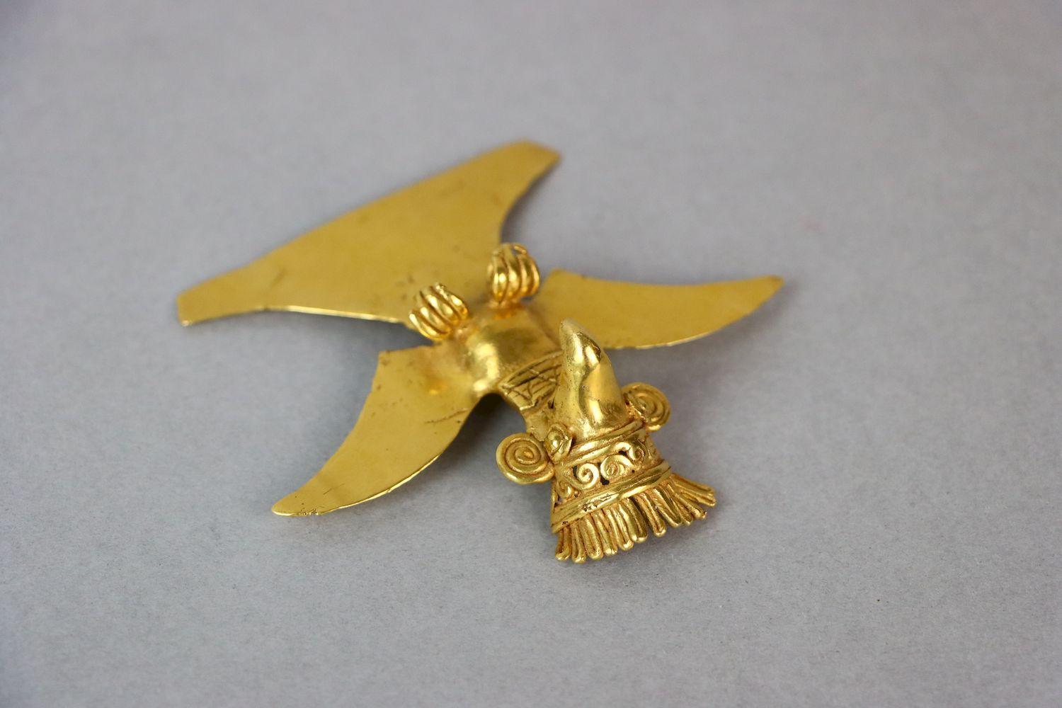 24K Gold Pre Colombia Eagle Pendant For Sale 2