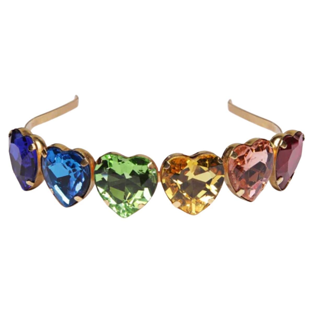 24-Karat-Gold Regenbogen-Herz-Kopfband mit sieben farbigen Kristallherzen im Angebot