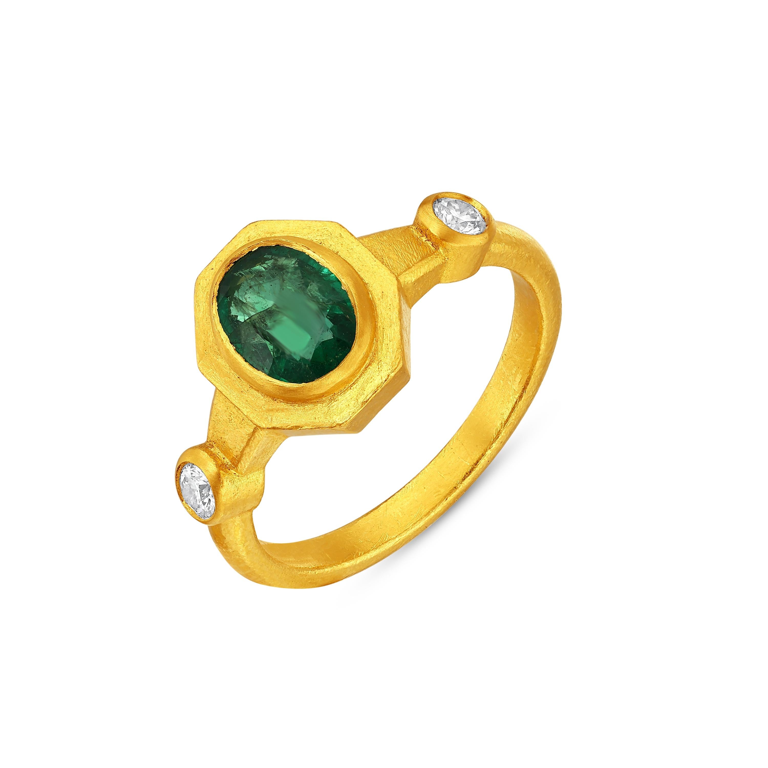 Emerald (0.95 Carat) and Diamonds (0.15 Carat) 

Crafted with timeless elegance, this 24 karat gold jewelry piece draws inspiration from the ancient civilizations of Anatolia, where empires like the Greeks, Romans, Byzantines, and Ottomans shaped
